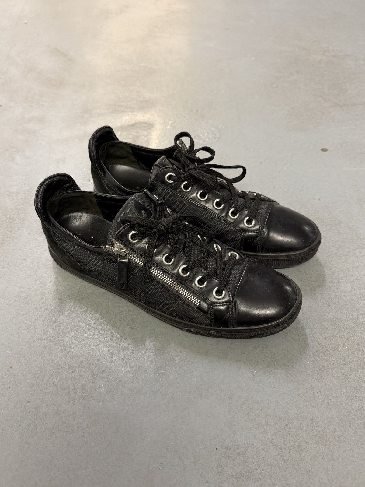 Louis Vuitton Louis Vuitton Leather Low Top Zip Sneakers Size US 7 / EU 40 - 1 Thumbnail