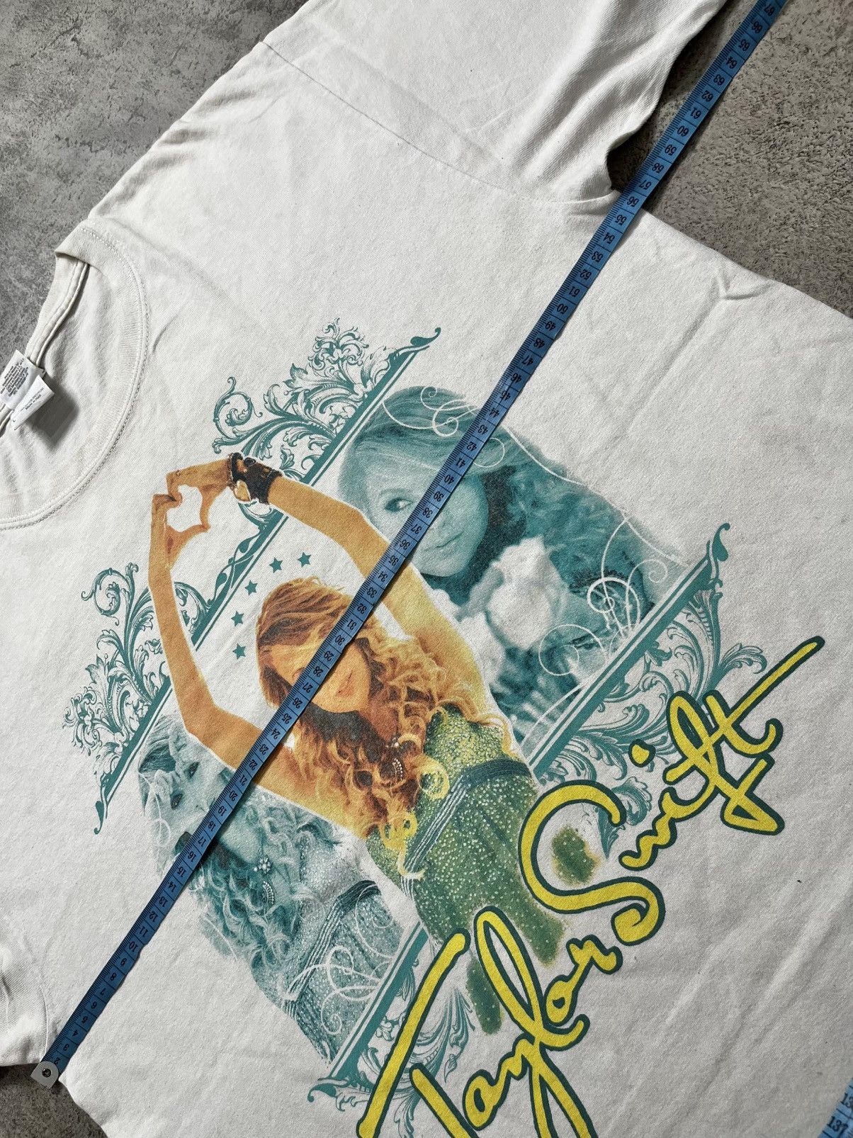 Band Tees Y2k Taylor swift shirt avril lavigne paramore Size US L / EU 52-54 / 3 - 6 Thumbnail