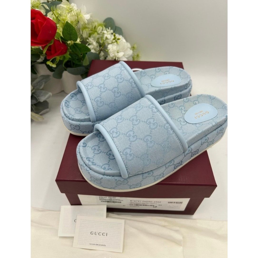 Gucci Women's Gucci canvas GG embossed platform sandals, size 39 Size US 9 / IT 39 - 10 Thumbnail