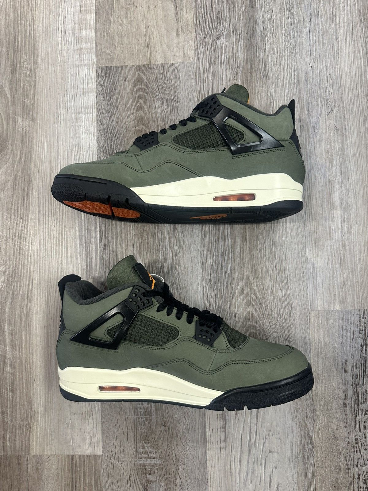 Jordan Brand × Undefeated Jordan 4 Undefeated Size US 13 / EU 46 - 3 Thumbnail