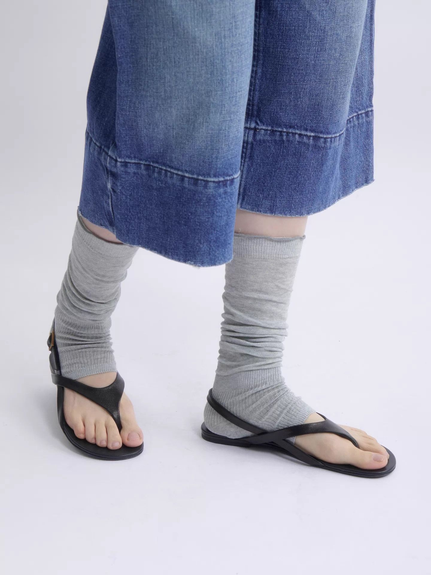 Saint Laurent Paris SLP black leather thong sandal EUR 37 pre-owned Size US 6.5 / IT 36.5 - 9 Thumbnail