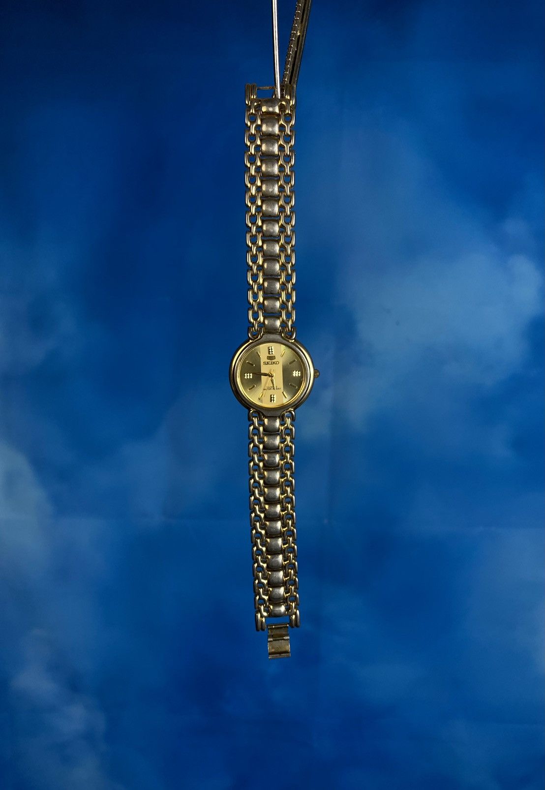 Japanese Brand × Seiko Seiko futuristic golden japannes vintage watches Size ONE SIZE - 1 Thumbnail