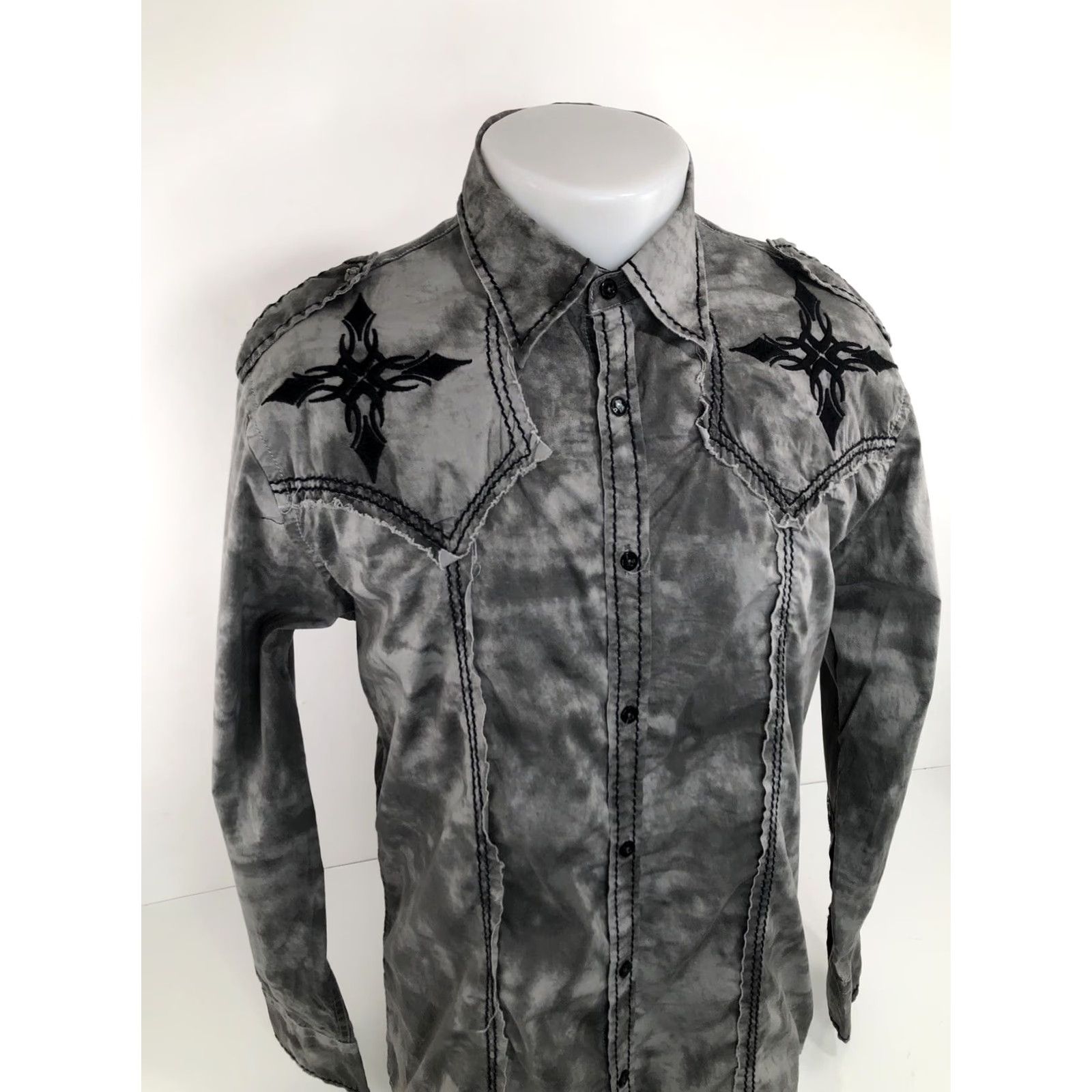 Roar VINTAGE Roar Embroidered Mens L Button-Up Shirt Tribal Epaulets Gray / Black EXCELLENT Size US L / EU 52-54 / 3 - 3 Thumbnail