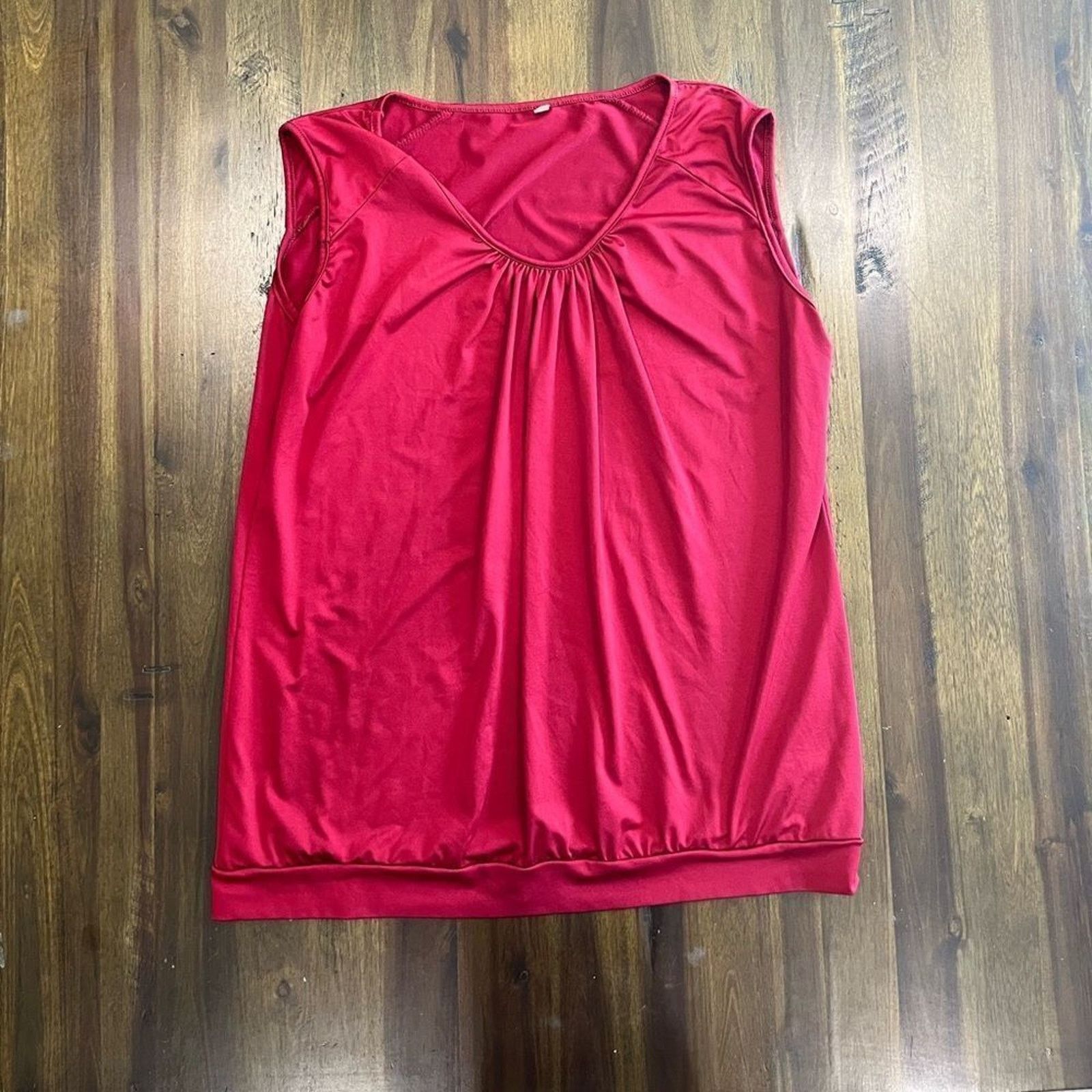 Shein SHEIN Maroon Pleated Silky Blouse Size L Size L / US 10 / IT 46 - 1 Thumbnail