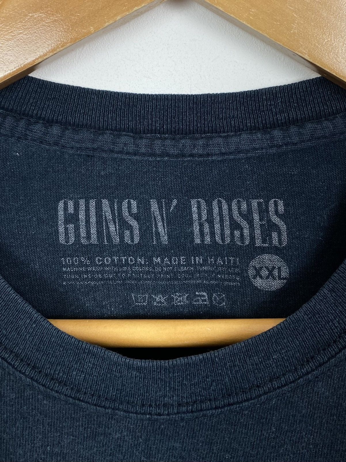 Band Tees Guns N Roses Euro 2017 Tour Short Sleeve T-Shirt Black Top Size US XXL / EU 58 / 5 - 4 Thumbnail