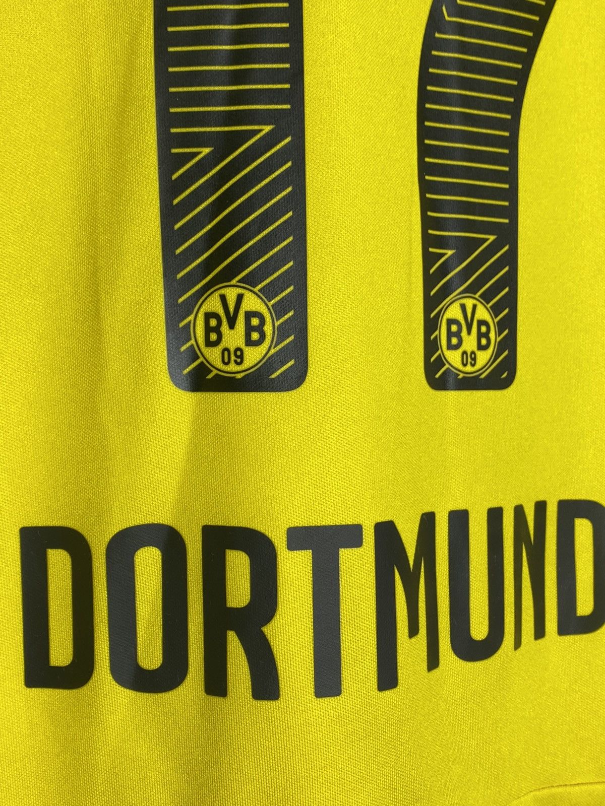 Puma #17 Aubameyang BVB Borussia Dortmund Puma Football Shirt Size US M / EU 48-50 / 2 - 13 Thumbnail