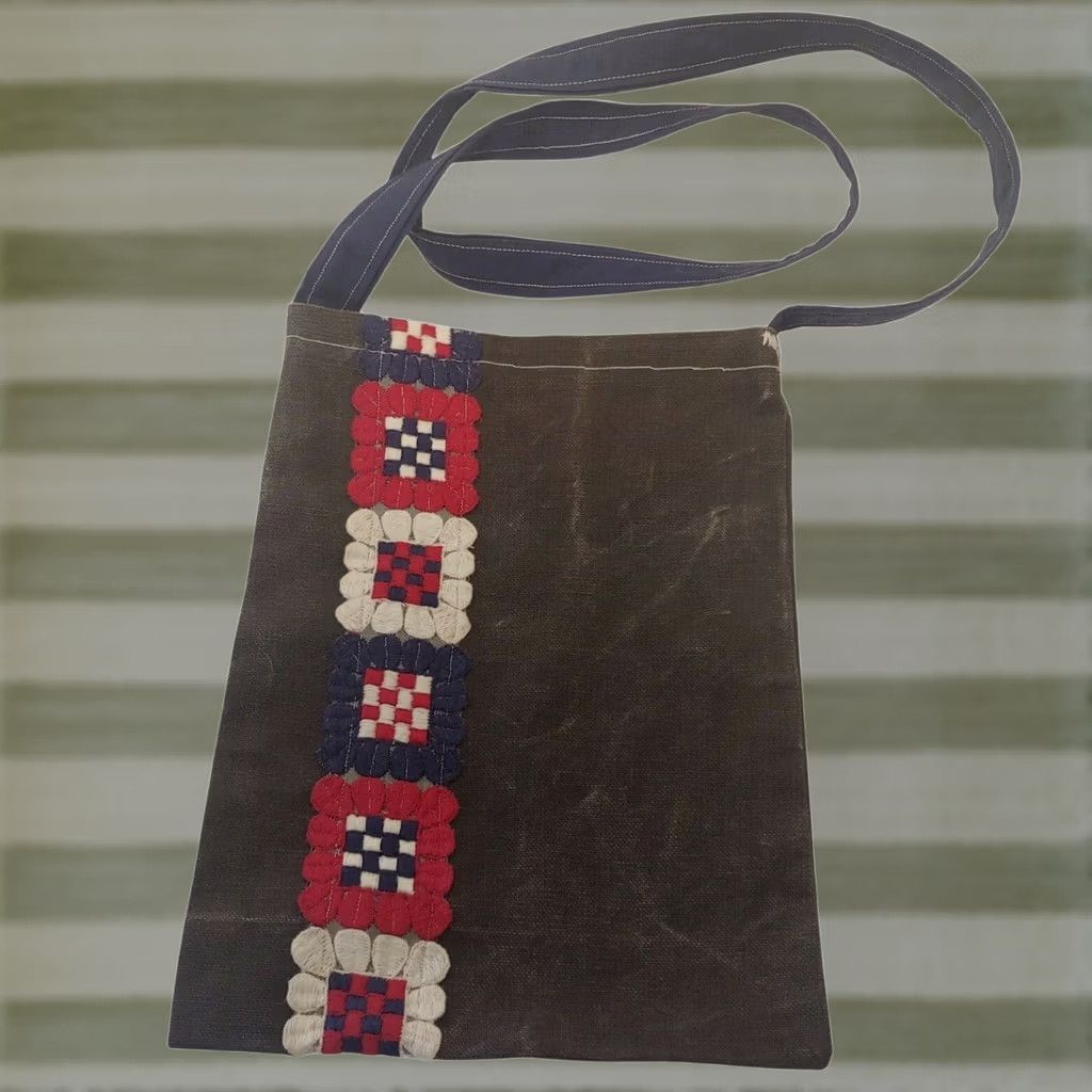 Vintage VINTAGE Handmade Purse Gray Canvas Trim Boho Hippie One Of A Kind 10x 7.25" Shoulder Bag Women Girls Mens Womens Size ONE SIZE - 1 Thumbnail