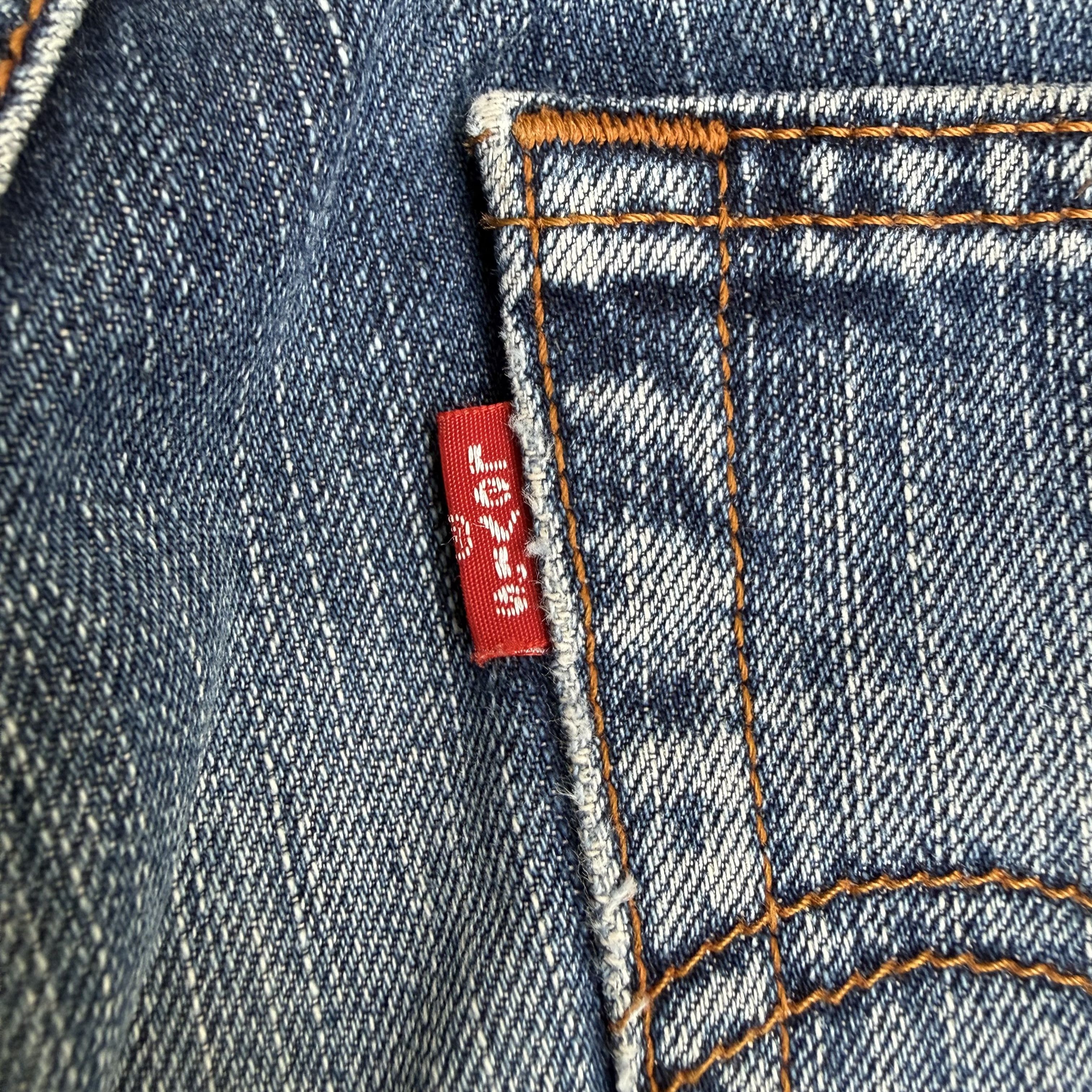 Levi's Vintage Clothing Vintage Levi's 505 Faded Mud washer Denim Jean Size US 31 - 10 Thumbnail