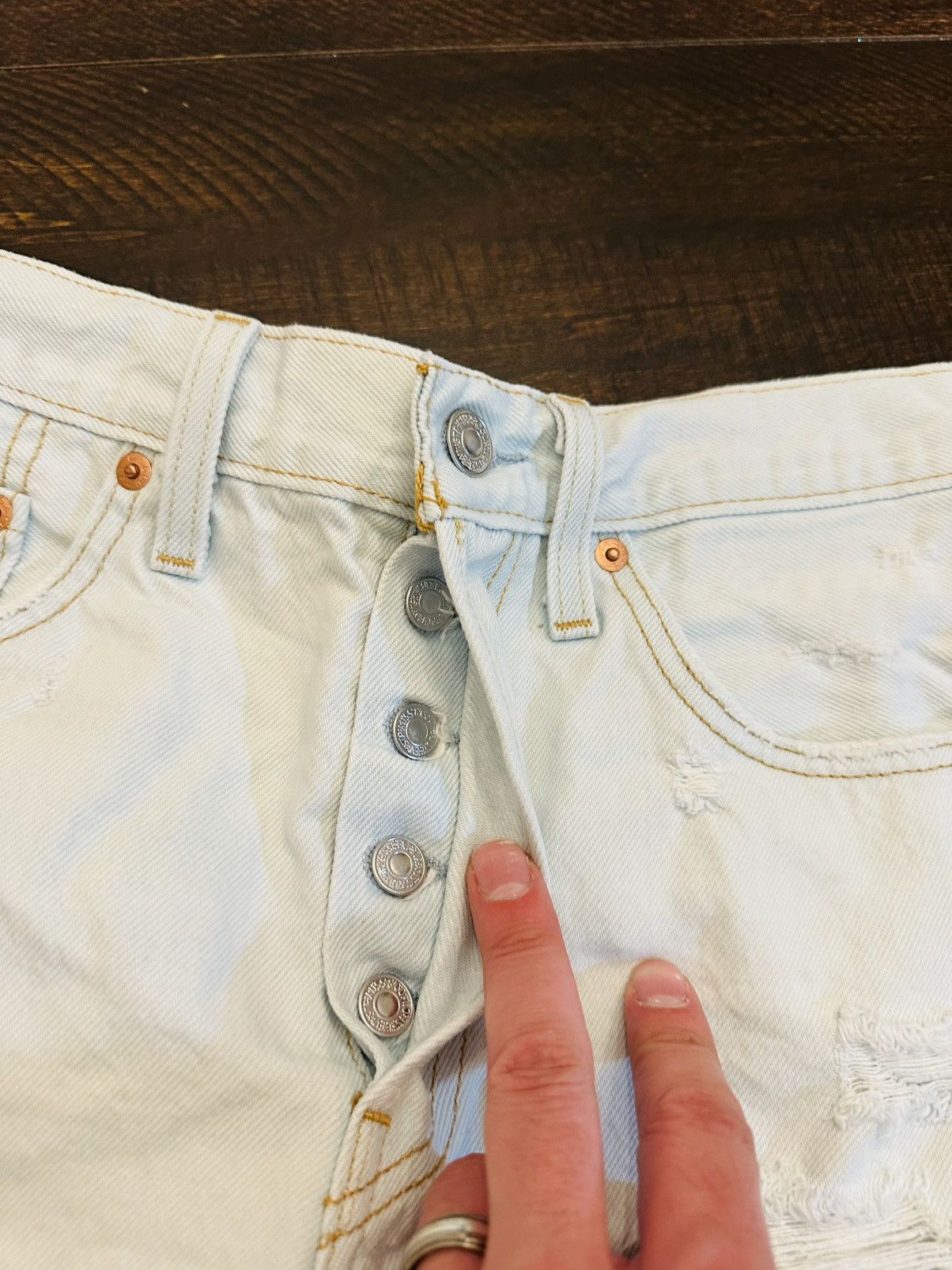 Levi's Levi’s 501 Distressed Women’s Light Wash Button Fly-Size 26 Size 26" / US 2 / IT 38 - 10 Thumbnail