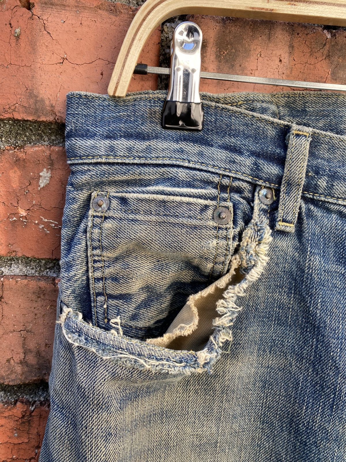 W33x28 Vintage levi's 702 redline big E distressed buckle