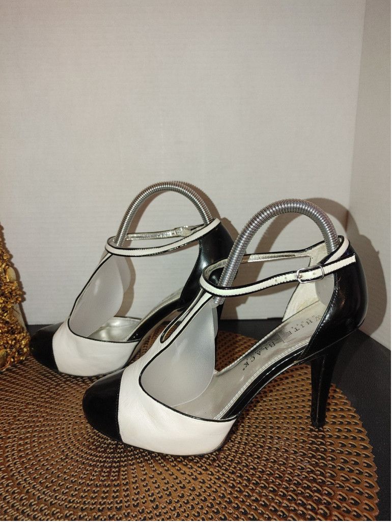 White House Black Market White House Black Market Ellie Heels Size 8M Size US 8 / IT 38 - 2 Thumbnail