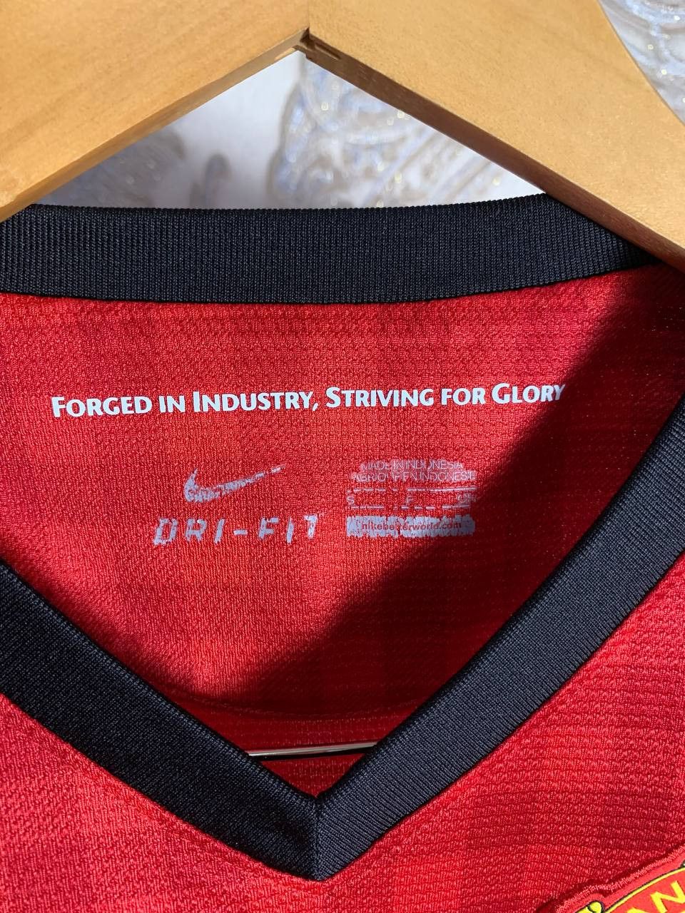 Nike Vintage Nike FC Manchester United England Soccer Jersey Y2K Size US S / EU 44-46 / 1 - 5 Thumbnail