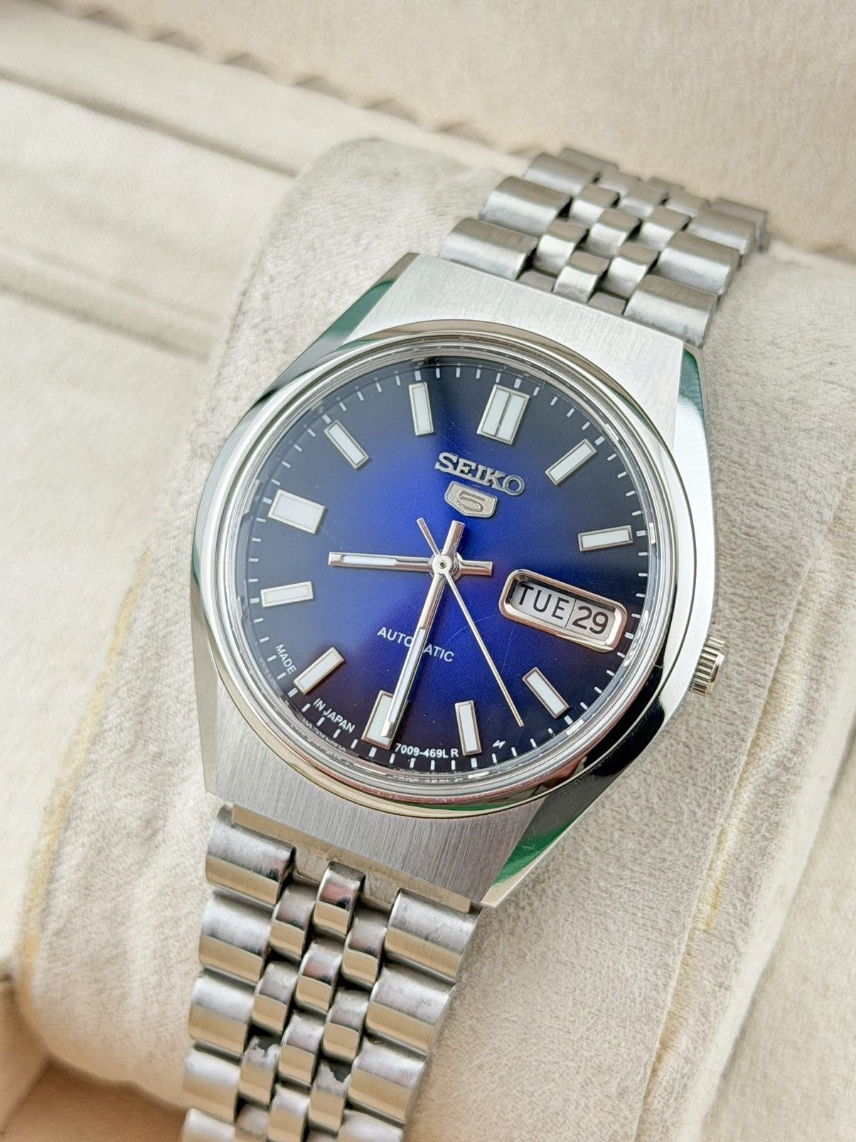 Seiko Vintage Seiko 5 Automatic Blue Dial Wristwatch Japan Watch Size 36 - 2 Thumbnail