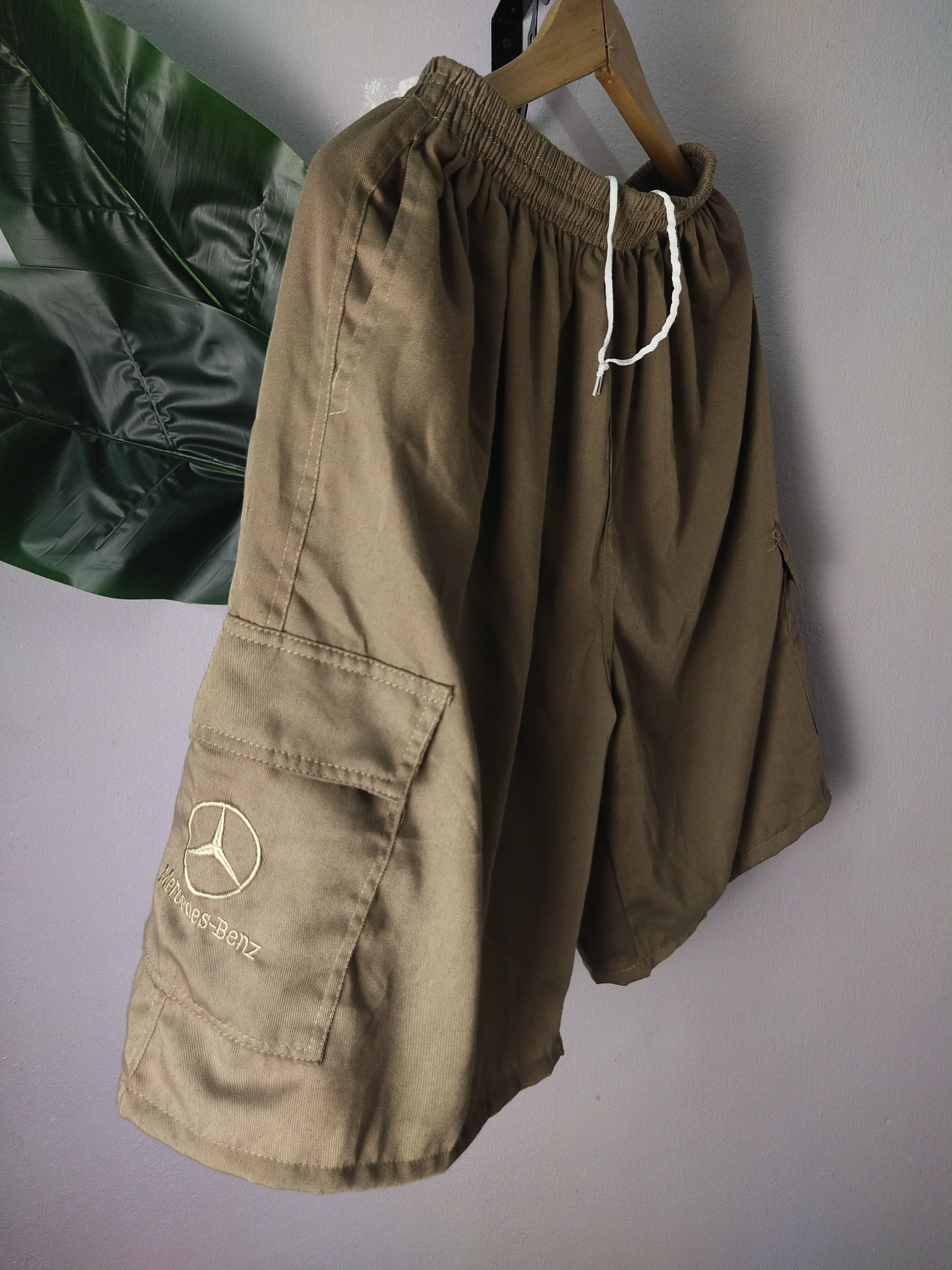 Mercedes-Benz Combo Mercedes benz cropped pants Free size 3 pieces Size US 44 / EU 60 - 2 Thumbnail