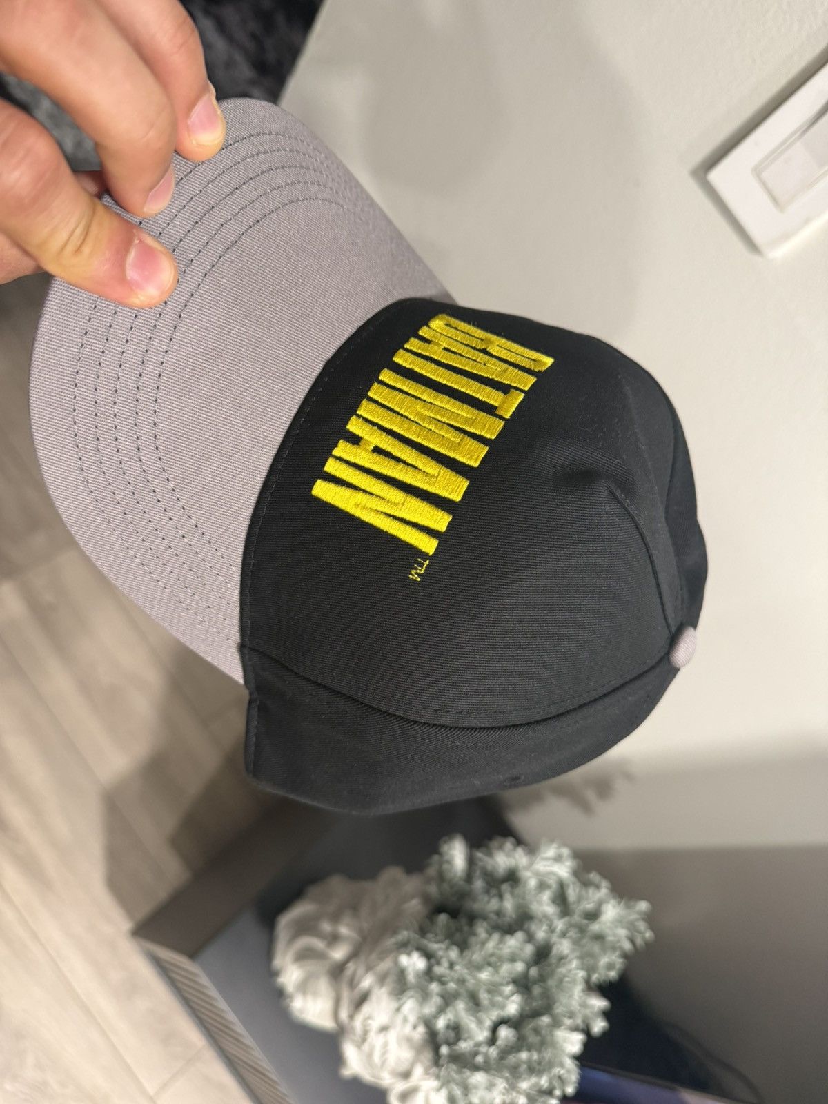 Kith Kith x Batman Twill Two Tone Pinch Crown Snapback Cap Size ONE SIZE - 6 Thumbnail