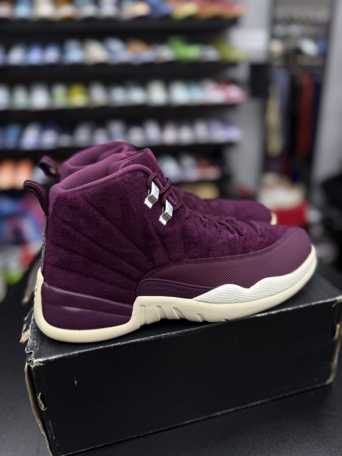 Jordan Brand Jordan 12 Bordeaux 2017 (130690-617) Size 10.5 🧼 Size US 10.5 / EU 43-44 - 3 Thumbnail