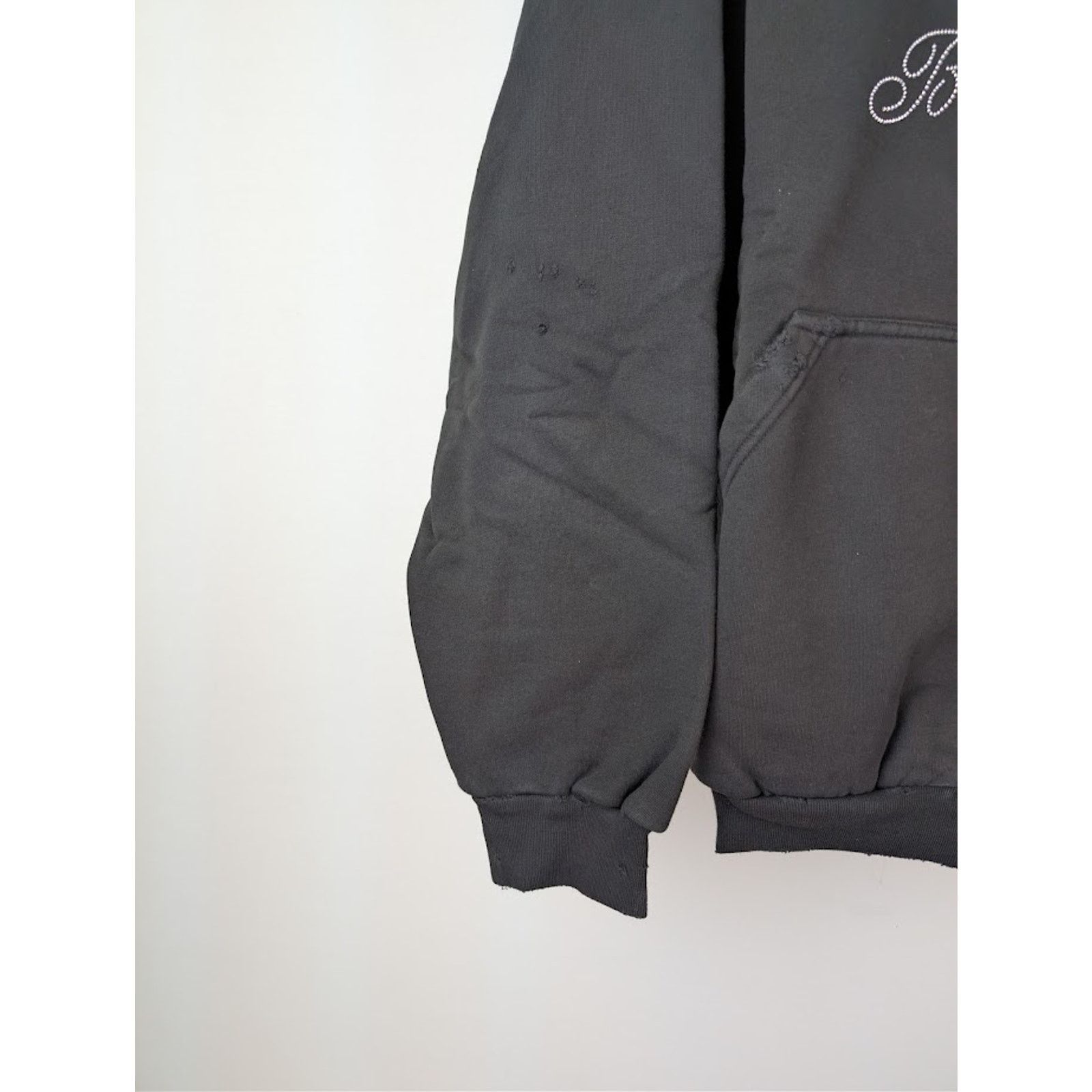 Balenciaga o1rshd1BB Motel Crystal Crown Large Fit Hoodie Faded Black Size US M / EU 48-50 / 2 - 6 Thumbnail