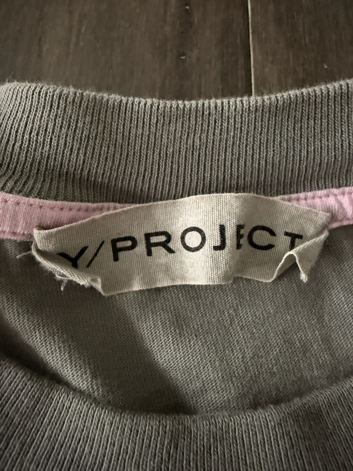 Y/Project Evergreen Pinched Logo T Shirt Grey/Pink Large Size US L / EU 52-54 / 3 - 6 Thumbnail