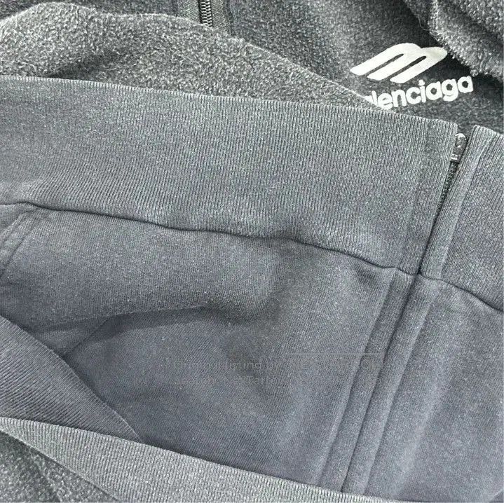 Balenciaga Balenciaga Iconic Hooded Zip Sweatshirt for Men. Size US L / EU 52-54 / 3 - 6 Thumbnail