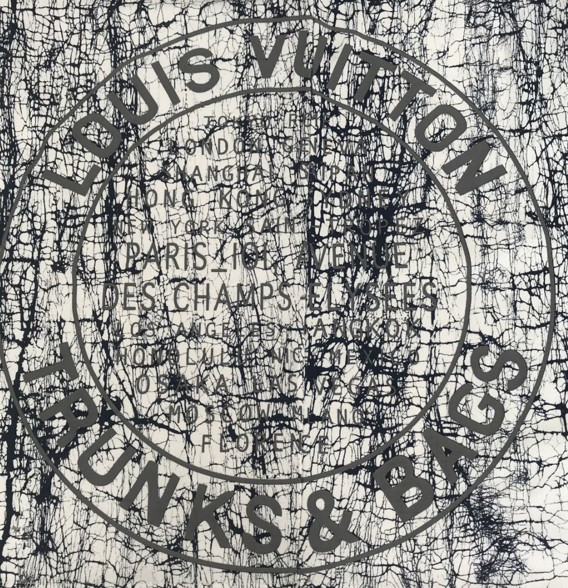 Louis Vuitton Louis Vuitton White Cracked Print Jersey T-Shirt Size US L / EU 52-54 / 3 - 3 Thumbnail