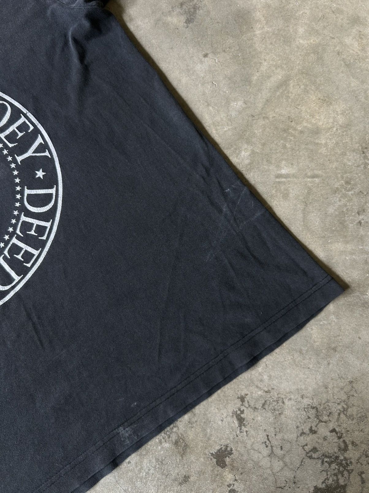 Band Tees Vintage Ramones Look out Below Logo 90s Shirt Size US XL / EU 56 / 4 - 5 Thumbnail