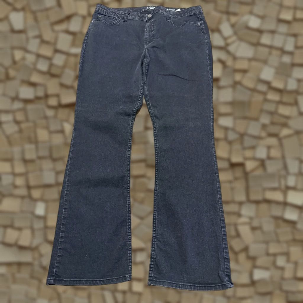 Lee Riders by Lee Jeans Women's Size 18M Black Mid Rise Bootcut 41" Length Denim Jeans Regular 5-Pocket Size 25" / US 0 / IT 36 - 1 Thumbnail
