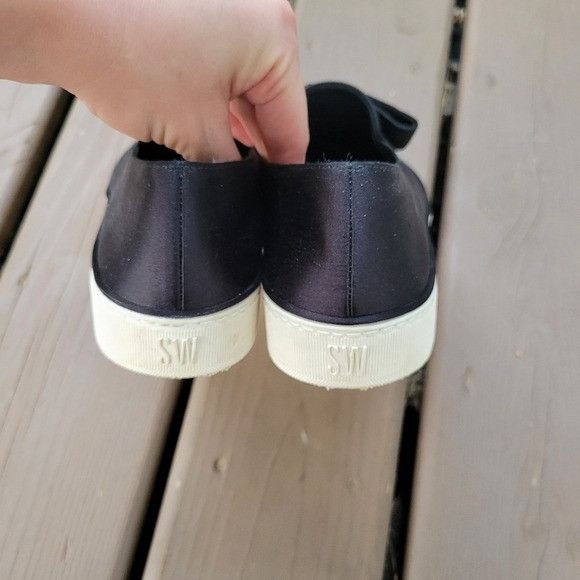Designer × Stuart Weitzman Stuart Weitzman Black Satin Bowgal Bow Slip-on Platforms 9.5 Size US 9.5 / IT 39.5 - 6 Thumbnail