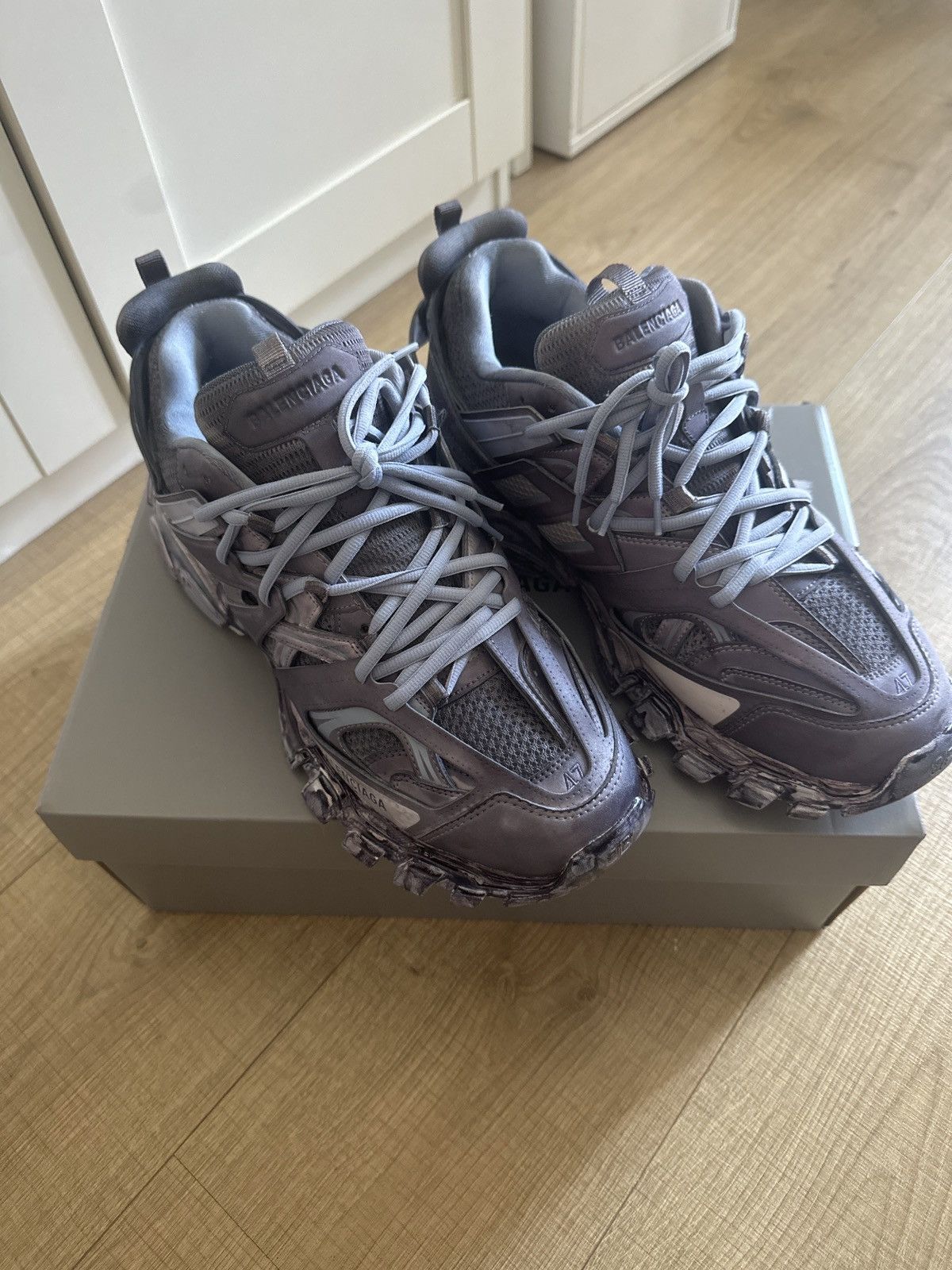 Balenciaga Balenciaga Size US 13 / EU 46 - 2 Thumbnail