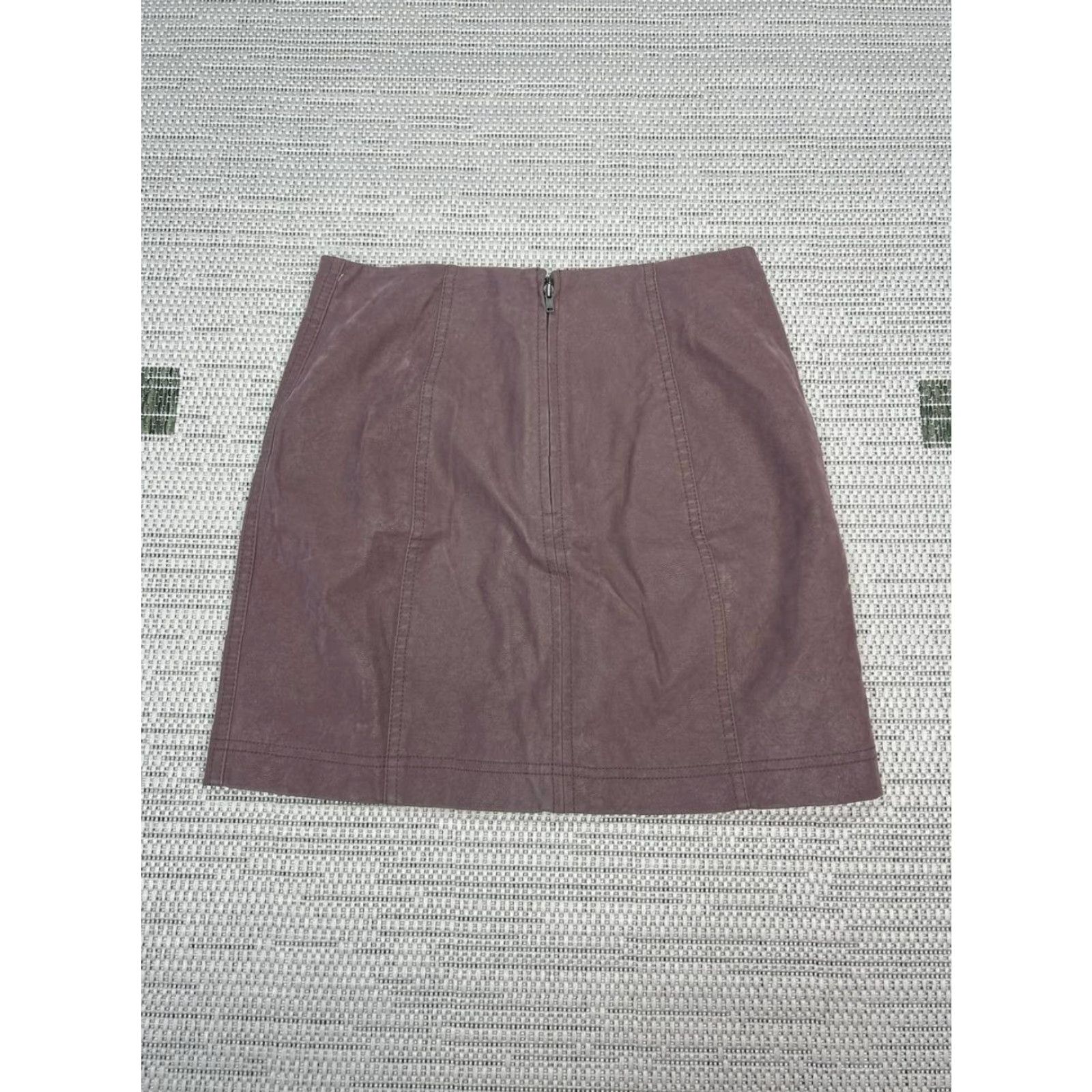 Free People Free People Skirt Womens 2 Purple Vegan Suede Mini Back Zip Straight And Pencil Size 26" / US 2 / IT 38 - 2 Thumbnail