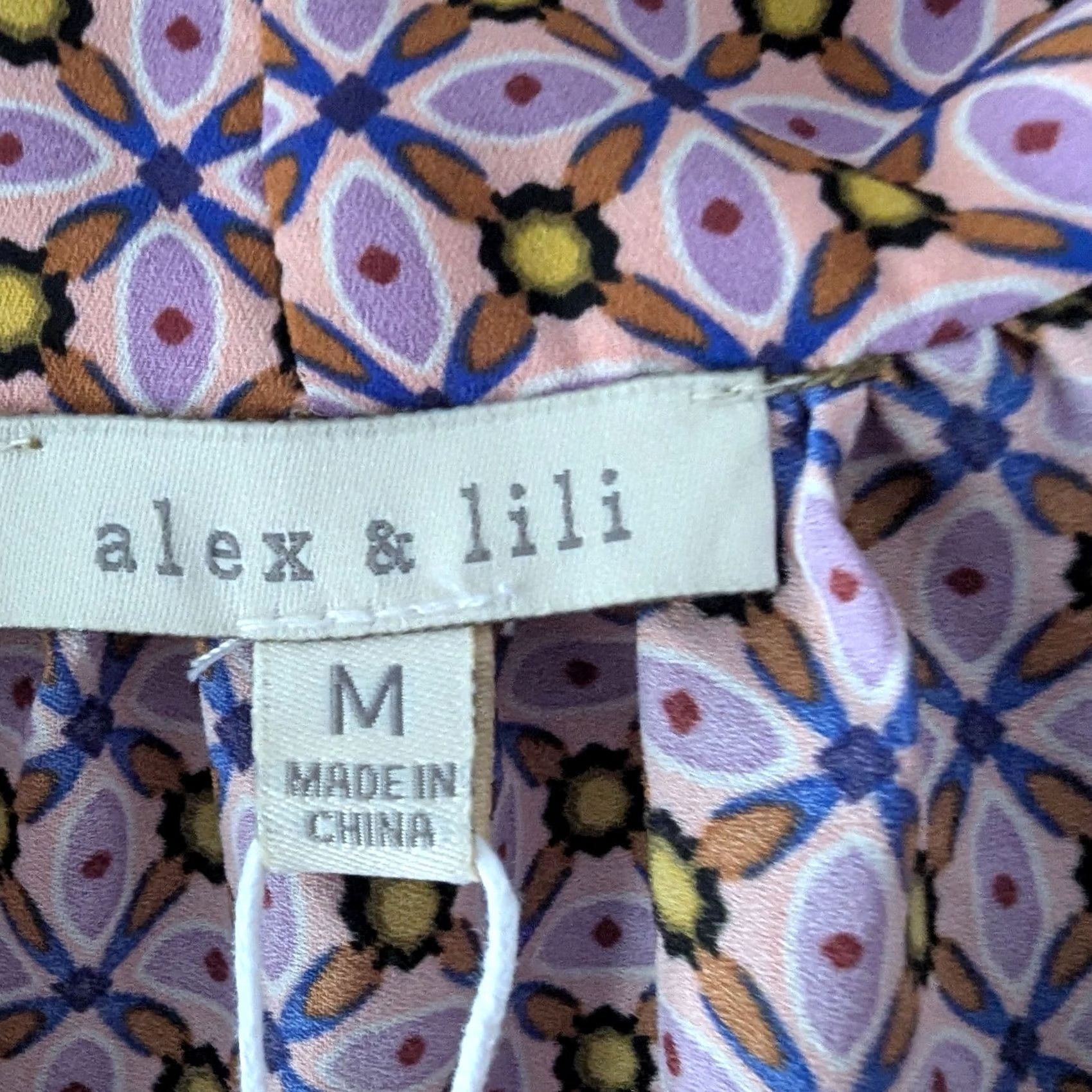 Vintage Alex and Lili Sleeveless Geometric Print Tie Neck Blouse Women's M Contrast Hem Shirt Size M / US 6-8 / IT 42-44 - 7 Thumbnail