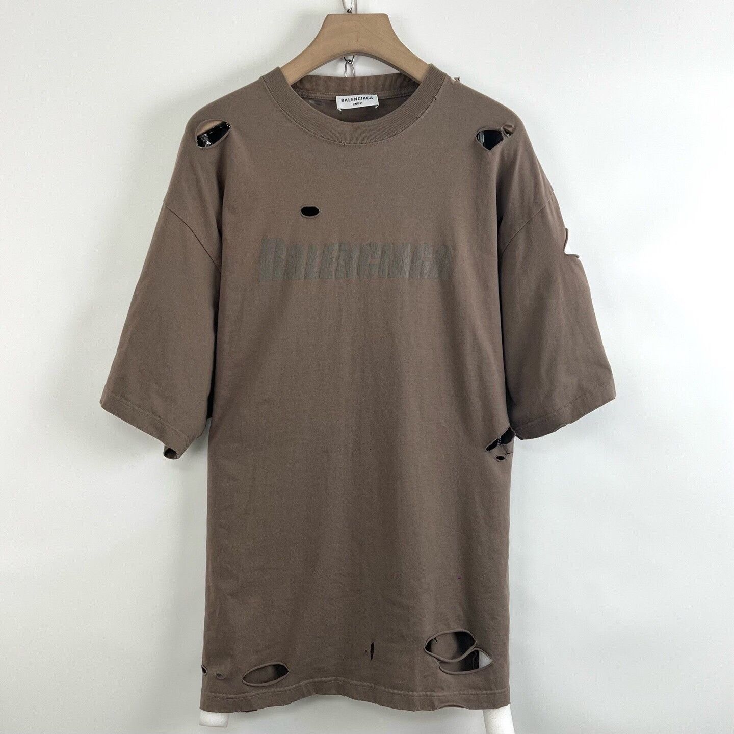 Balenciaga Balenciaga Large Hole Logo Print T-Shirt Size XS / US 0-2 / IT 36-38 - 1 Thumbnail