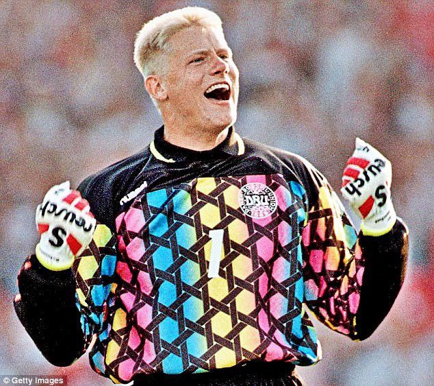 Hummel 1992 Denmark Retro Kit Reissue Goalkeeper Longsleeve Size US XL / EU 56 / 4 - 12 Thumbnail