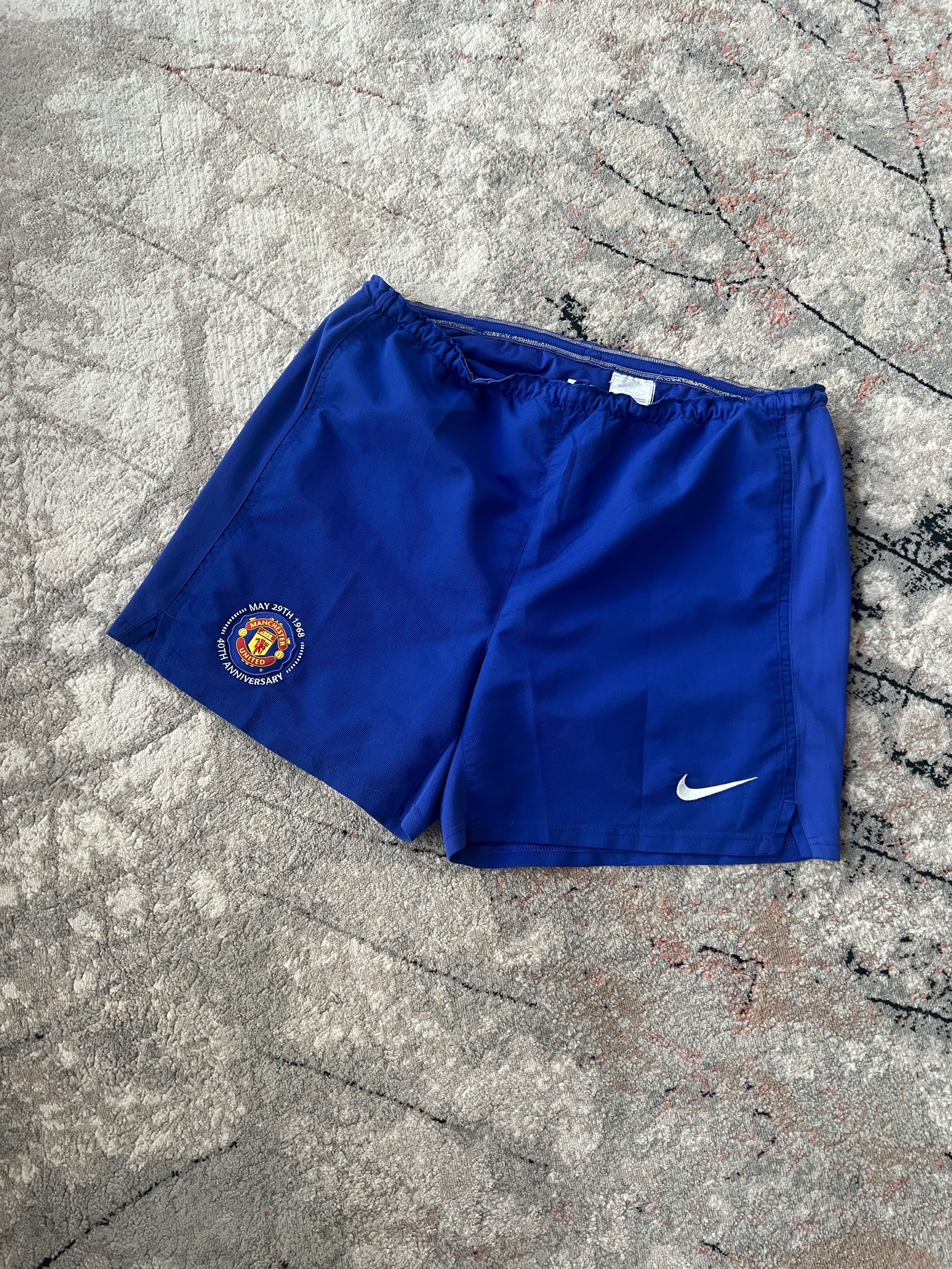 Nike Nike Manchester United Vintage Shorts Size US 36 / EU 52 - 1 Thumbnail