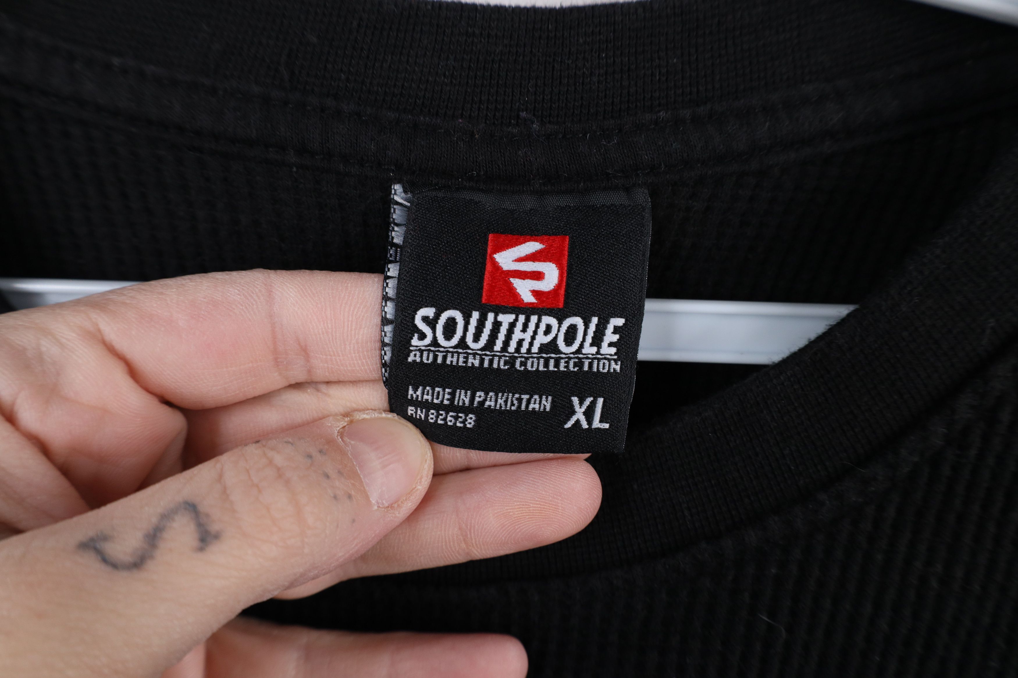 Southpole × Vintage Vintage Y2K Southpole Waffle Knit Long Sleeve T-Shirt Size US XL / EU 56 / 4 - 7 Thumbnail