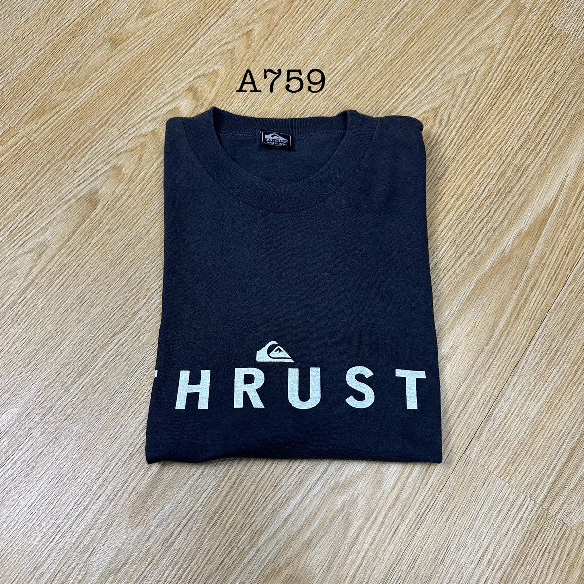 Quiksilver Vintage 90s Quiksilver Thrust Center Logo Tshirt A759 Size US M / EU 48-50 / 2 - 13 Thumbnail