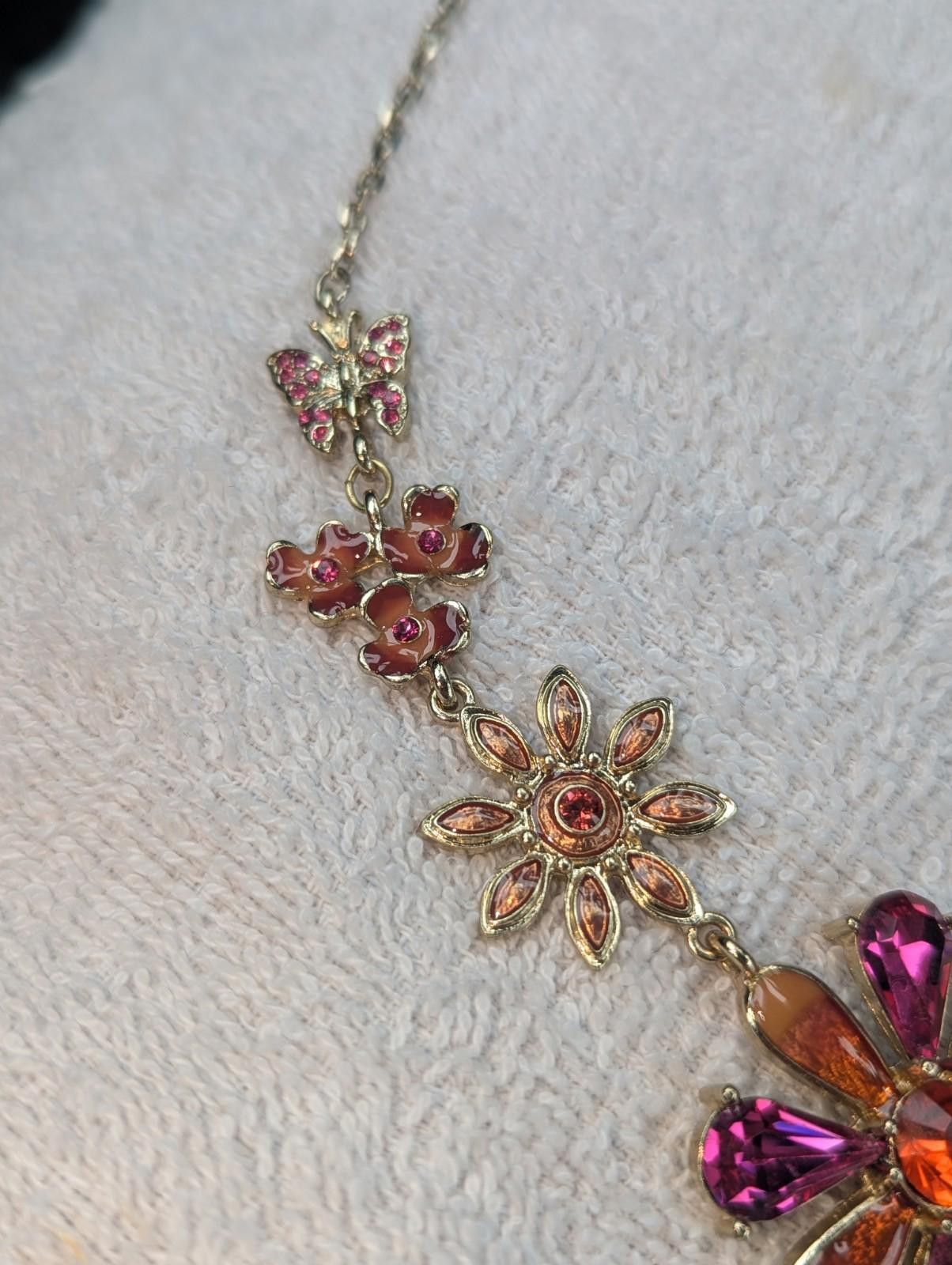 1989 STUDIO NWT 1928 Signed Gold Toned Pink Floral Rhinestone Necklace Size ONE SIZE - 3 Thumbnail
