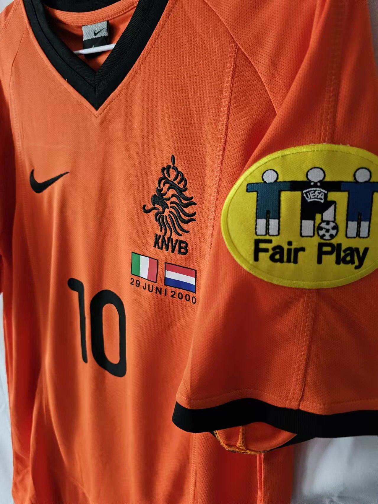 Other 2000 Netherlands #10 Bergkamp Jersey Size US S / EU 44-46 / 1 - 3 Thumbnail