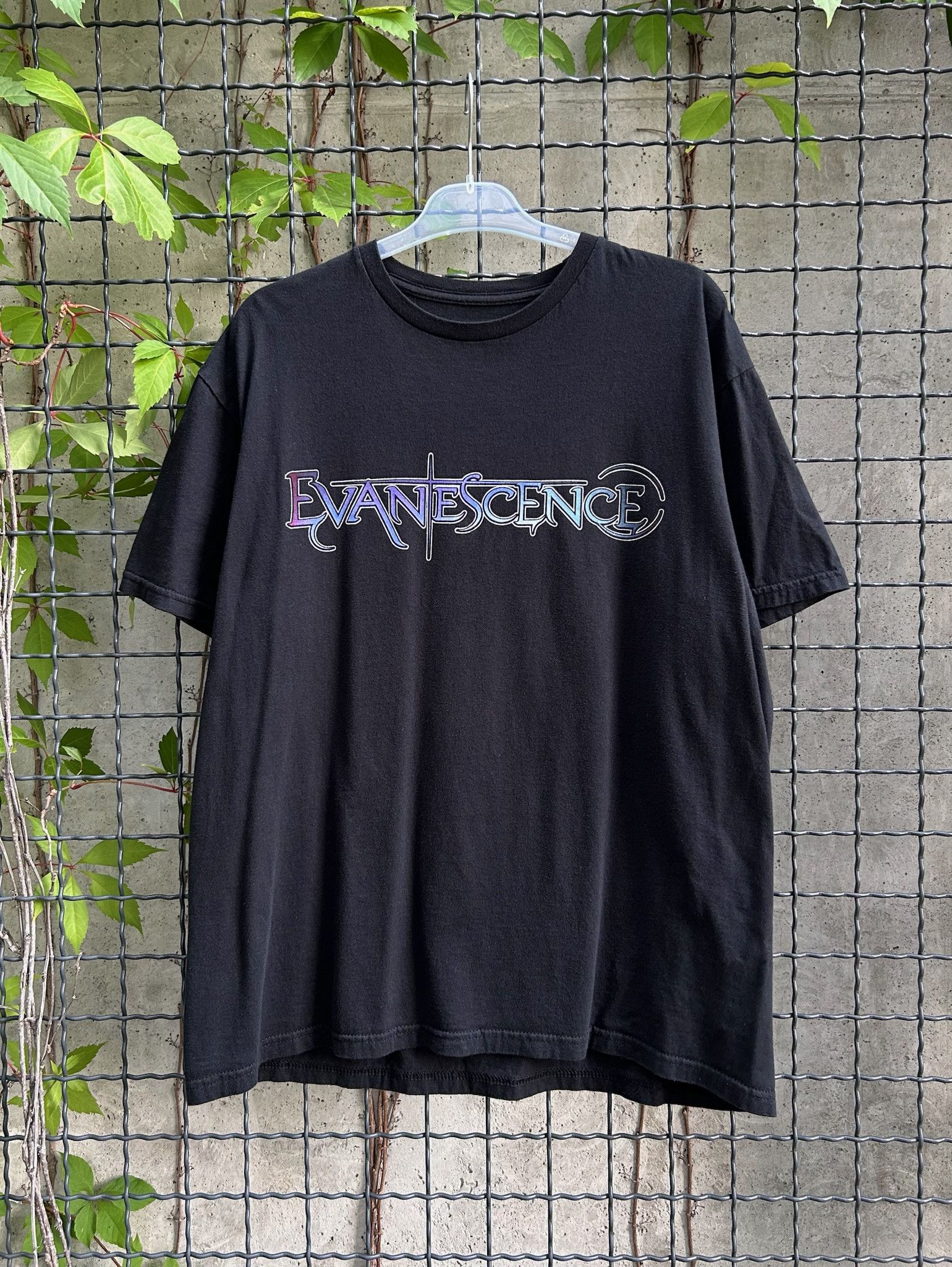 Band Tees Evanescence Vintage 2022 Tour Rock Band Tee Size US L / EU 52-54 / 3 - 1 Thumbnail