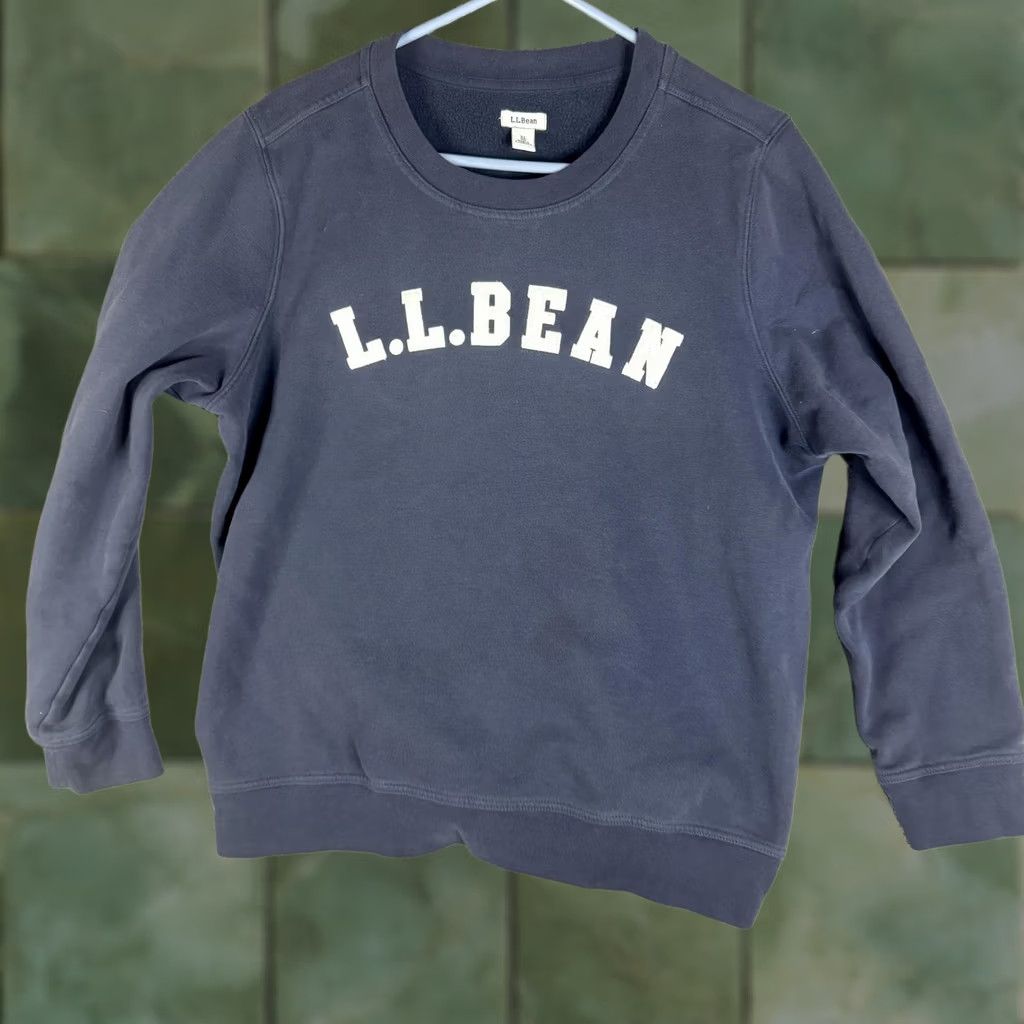 Vintage L.L.Bean Sweatshirt Womens XL Navy Blue Fleece Pullover Logo Crewneck Short Description: None - ignore Size XL / US 12-14 / IT 48-50 - 1 Thumbnail