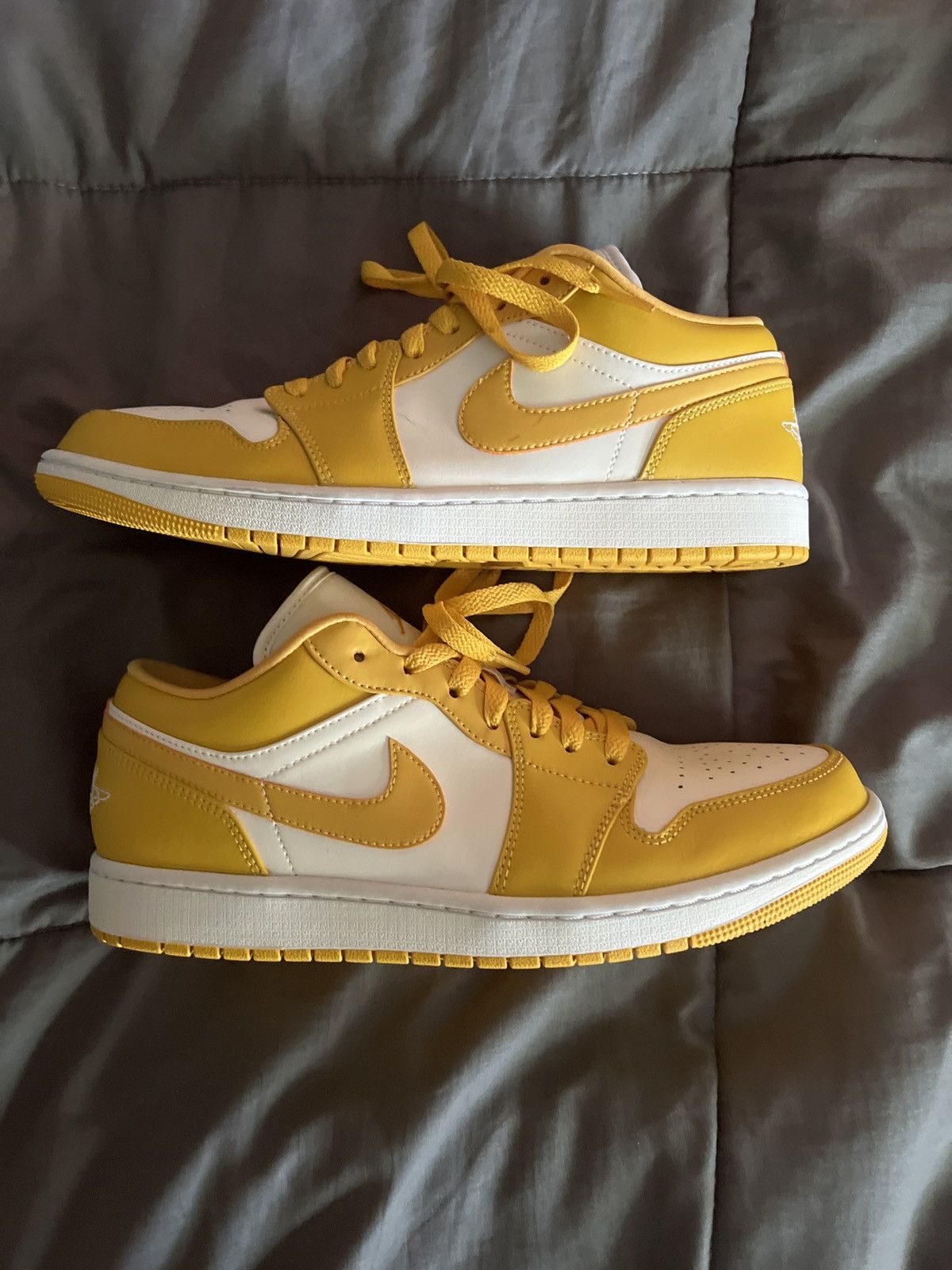 Jordan Brand Air Jordan 1 Low “Pollen” Size US 11 / EU 44 - 2 Thumbnail
