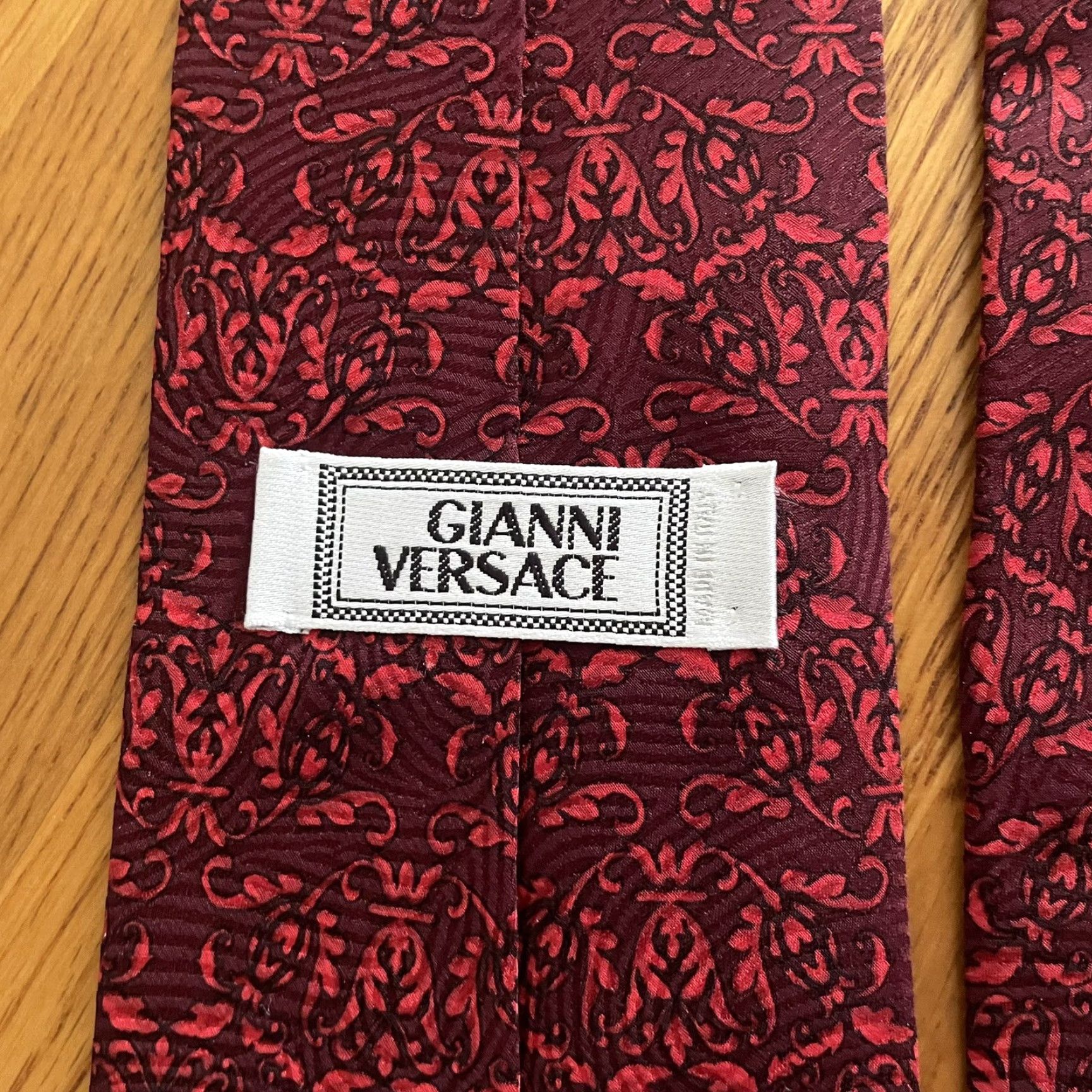 Versace VINTAGE Versace Tie Men One Size Red Silk Barocco Baroque Floral Vine Pattern 1990s Italy Size ONE SIZE - 4 Thumbnail