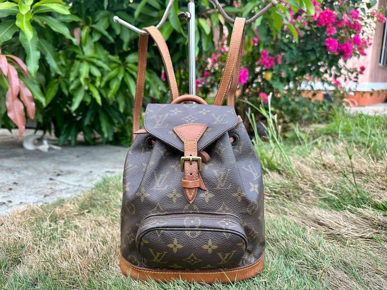 Louis Vuitton Authentic Louis Vuitton Monogram Canvas Montsouris Mini Bag Size ONE SIZE - 1 Thumbnail