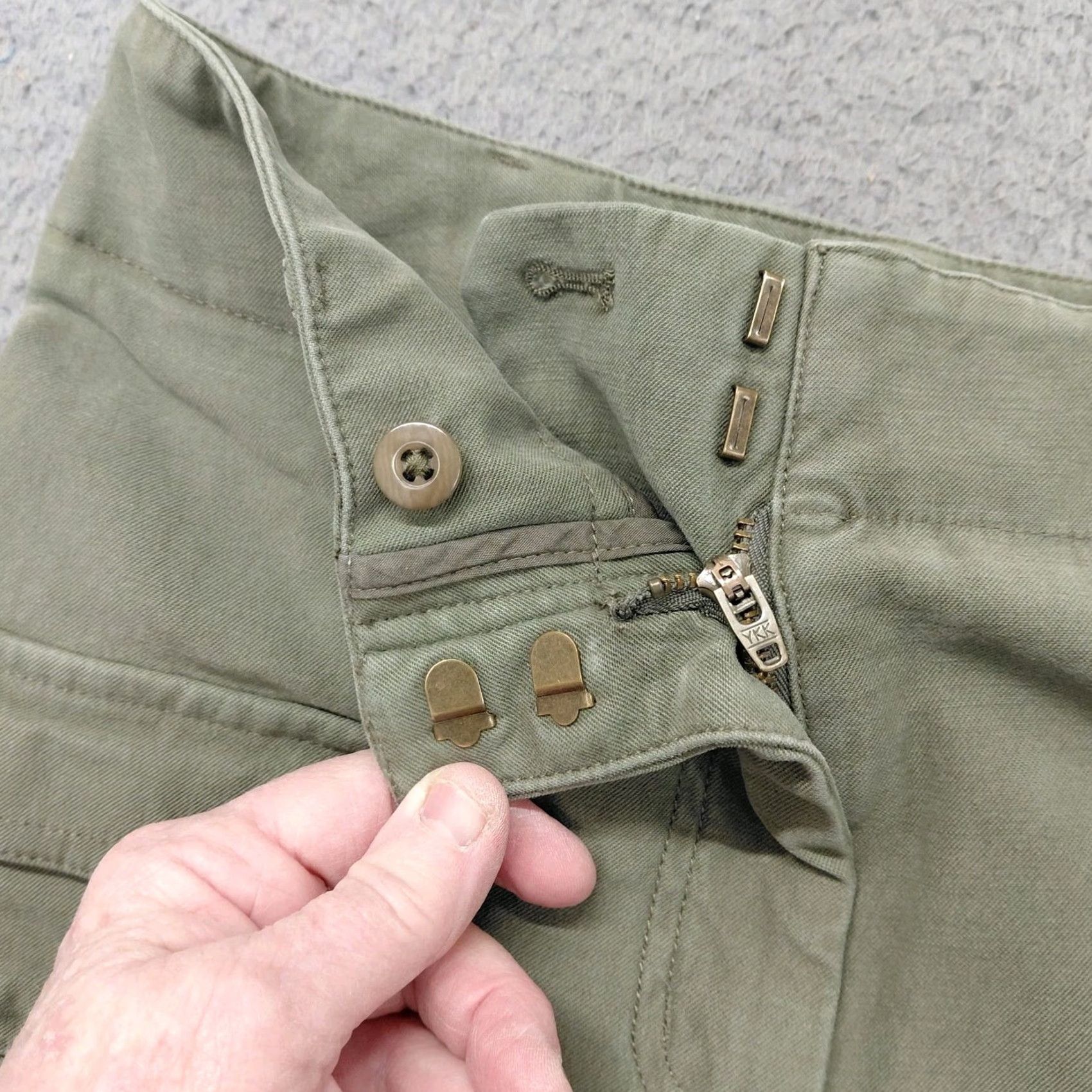 Aritzia Wilfred Free Aritzia Pants Women's Size 4 Green Cargo Pocket Stretch Casual Classic Tapered Boyfriend? Size 27" / US 4 / IT 40 - 7 Thumbnail