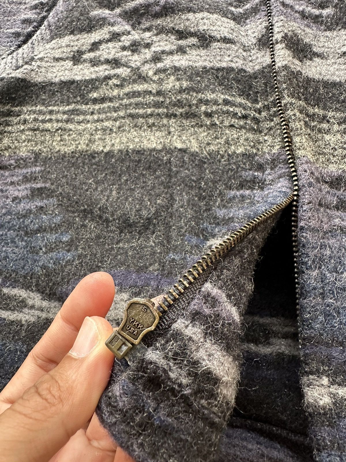 Woolrich Woolen Mills Wool rich long sleeve navajo design Size US L / EU 52-54 / 3 - 10 Thumbnail