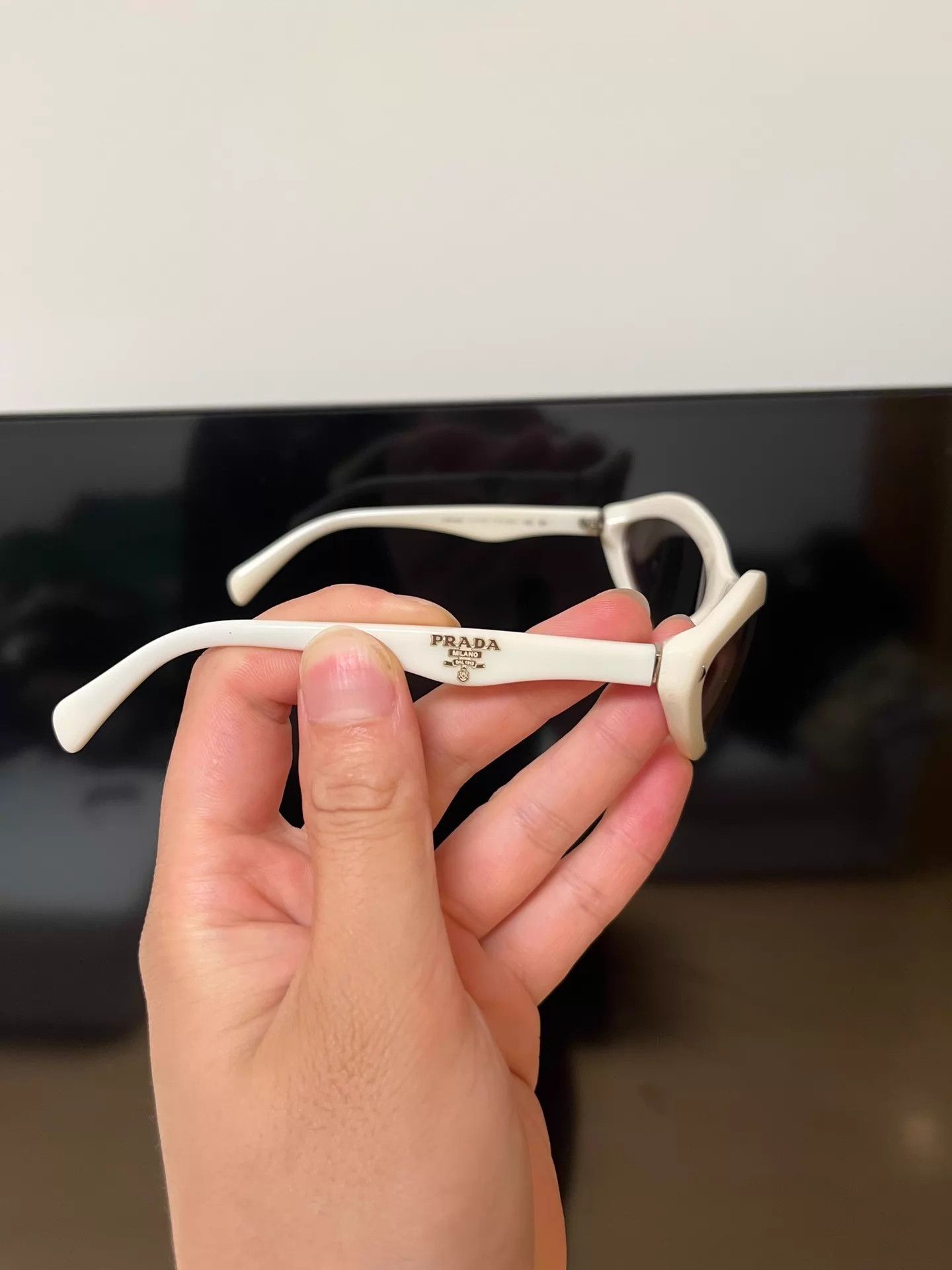 Prada Prada Archive 00s Sunglasses Size ONE SIZE - 4 Thumbnail