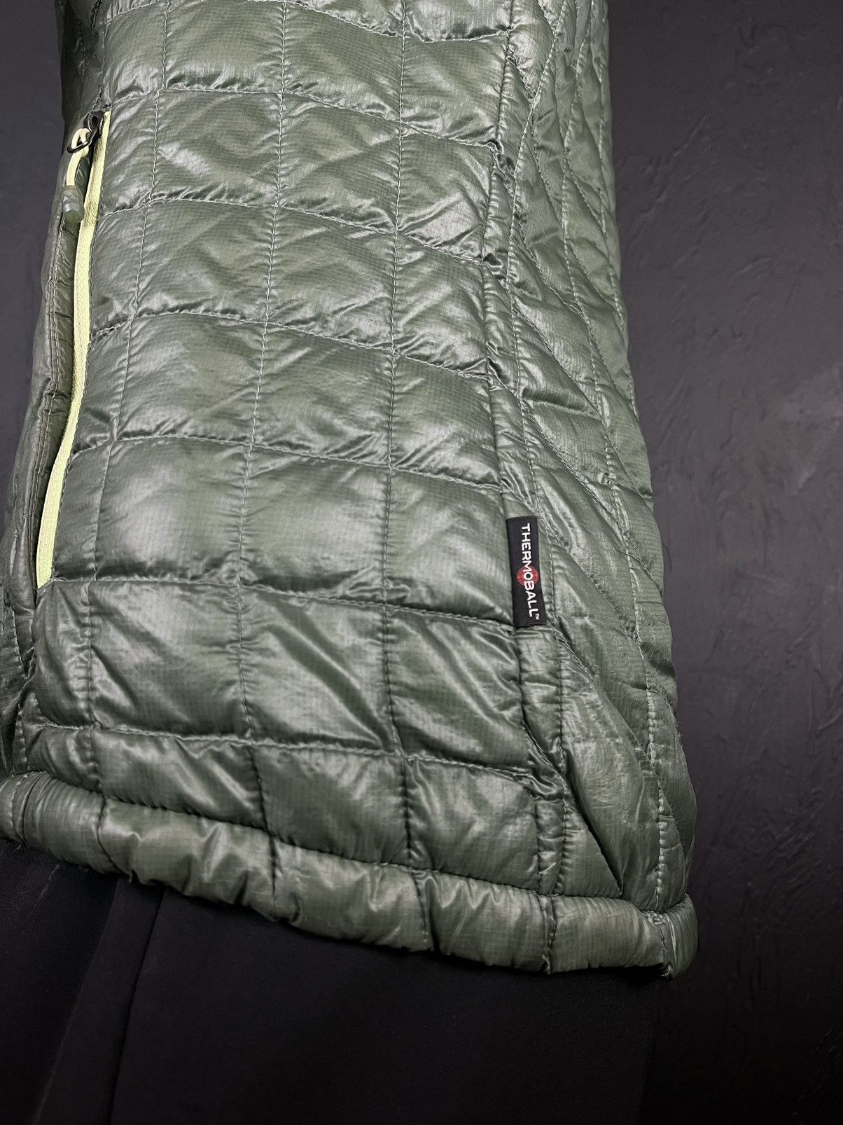 The North Face ⛰️The North Face TNF thermoball women micropuffer jacket Size S / US 4 / IT 40 - 4 Thumbnail