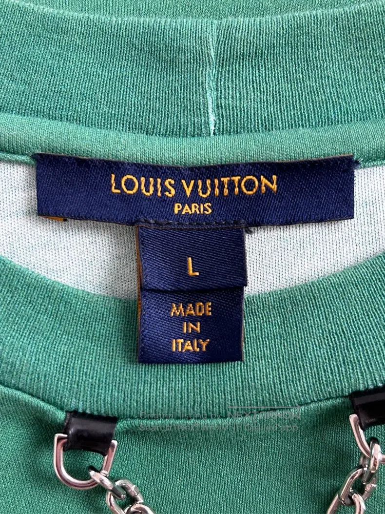 Louis Vuitton Louis Vuitton Clock logo T-shirt Size US L / EU 52-54 / 3 - 8 Thumbnail