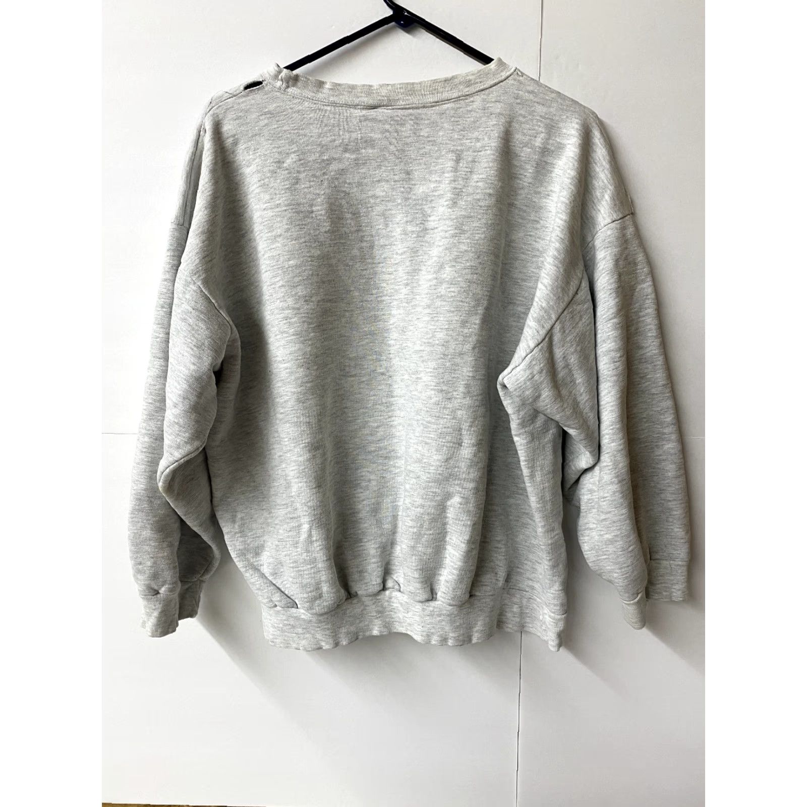 Apple VINTAGE 90s APPLE Sweatshirt Gray L Cotton Blend Grunge Distressed Thrashed Big Apple New York Mens Size US L / EU 52-54 / 3 - 7 Thumbnail