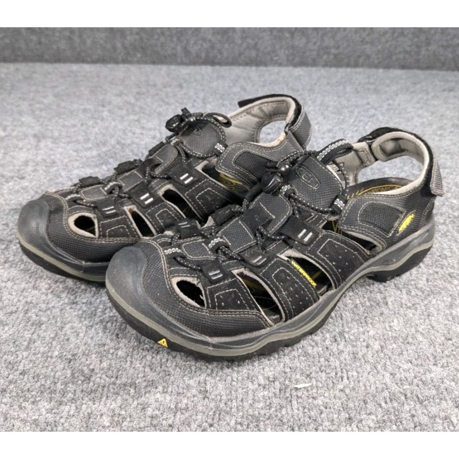 KEEN VINTAGE? No. KEEN Rialto II H2 Mens Sandal - Black - Waterpoof? (Note: Unable to determine exact phrase; please provide preferred interpretation.) Size ONE SIZE - 2 Thumbnail