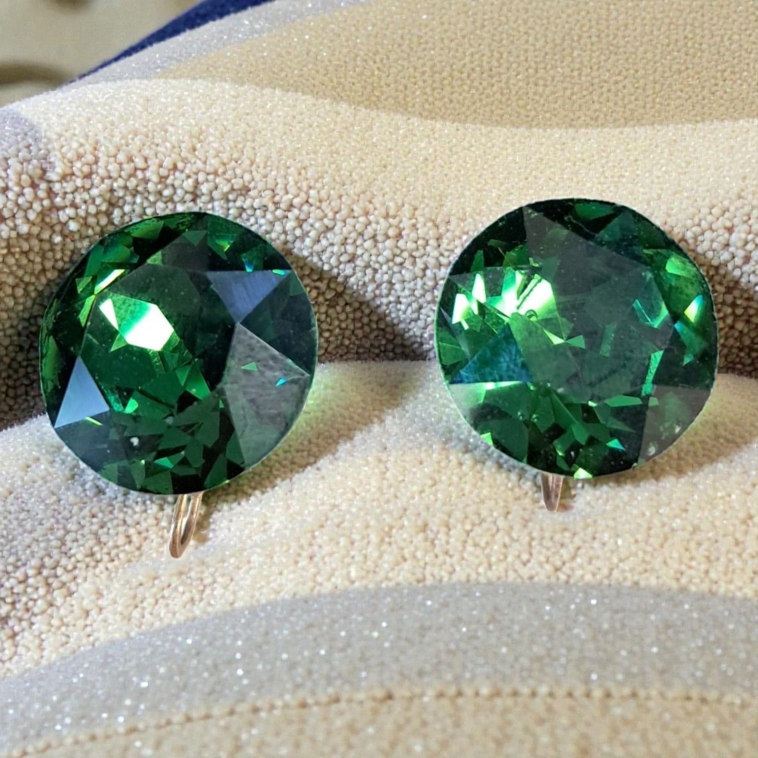 Other Vintage Signed VOGUE NY 1950s Green Faceted Glass Clip On Ea Size ONE SIZE - 1 Thumbnail